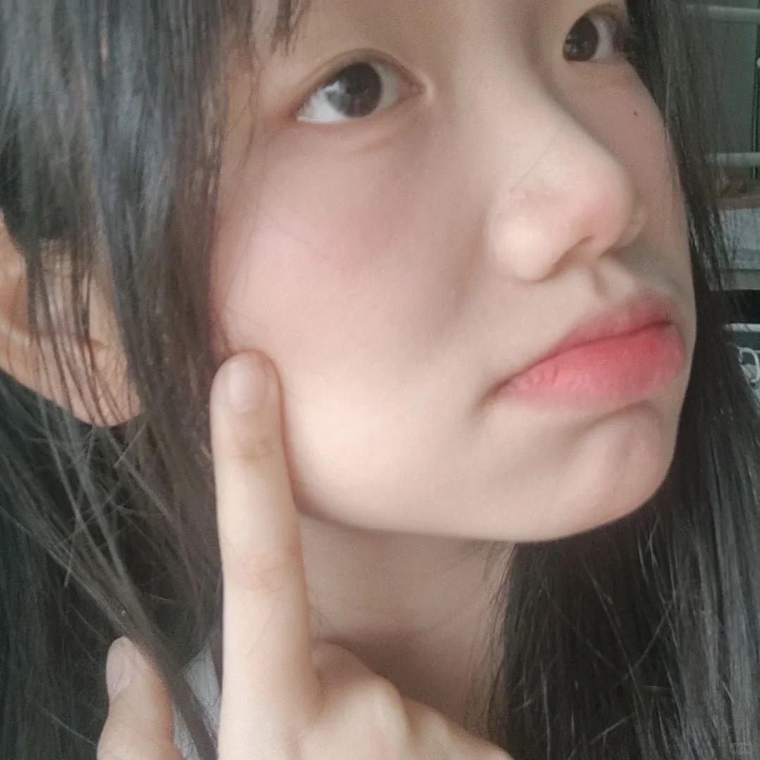 想看各位甜妹的自拍(´∀｀)♡
