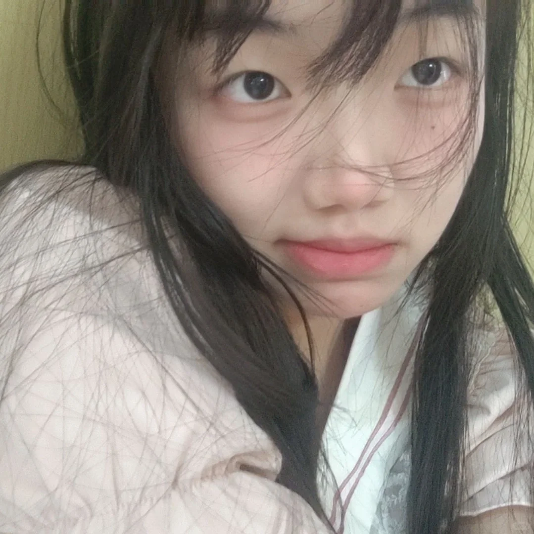 想看各位甜妹的自拍(´∀｀)♡