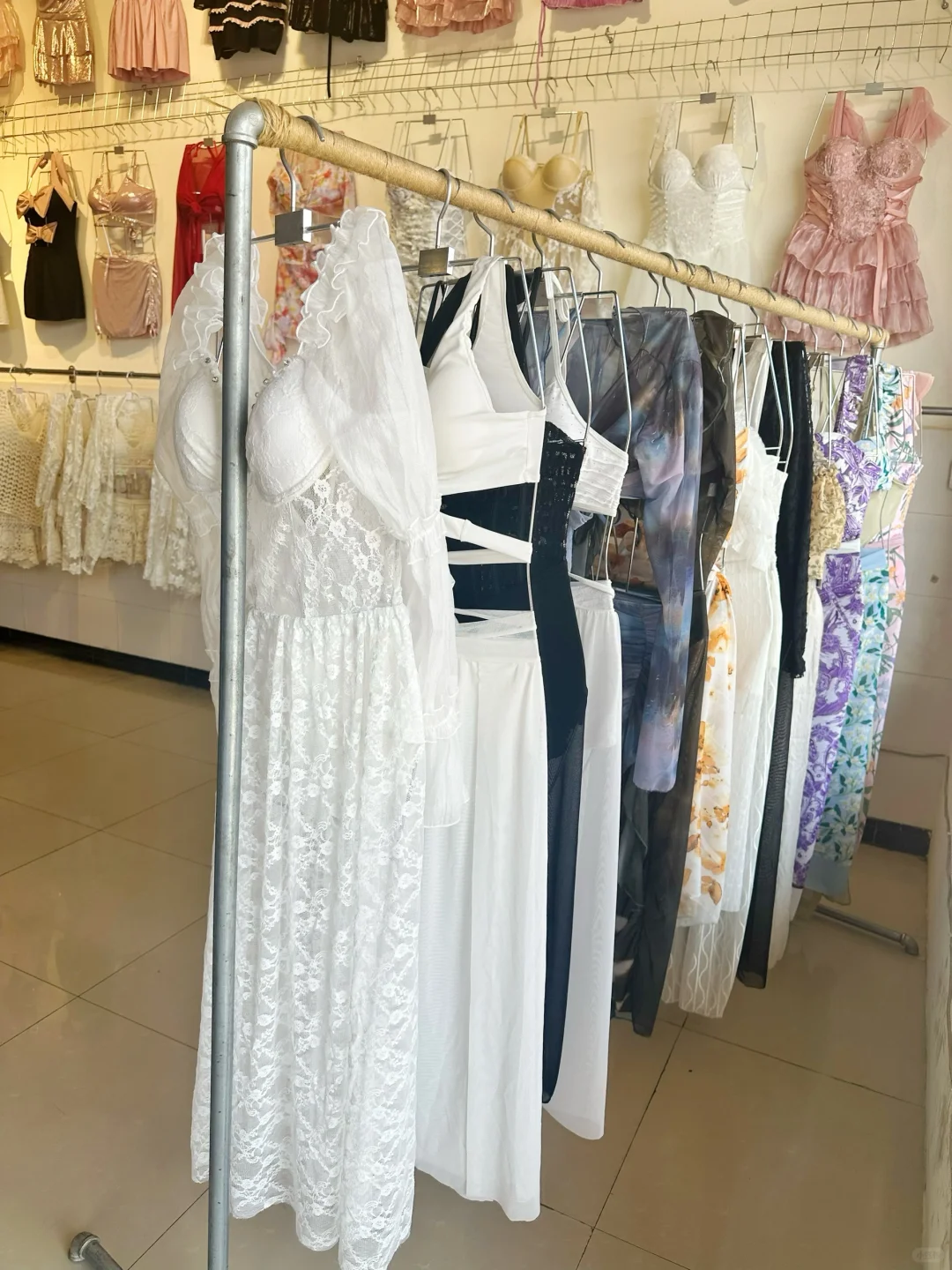 青鱼湾平价小众泳衣店铺