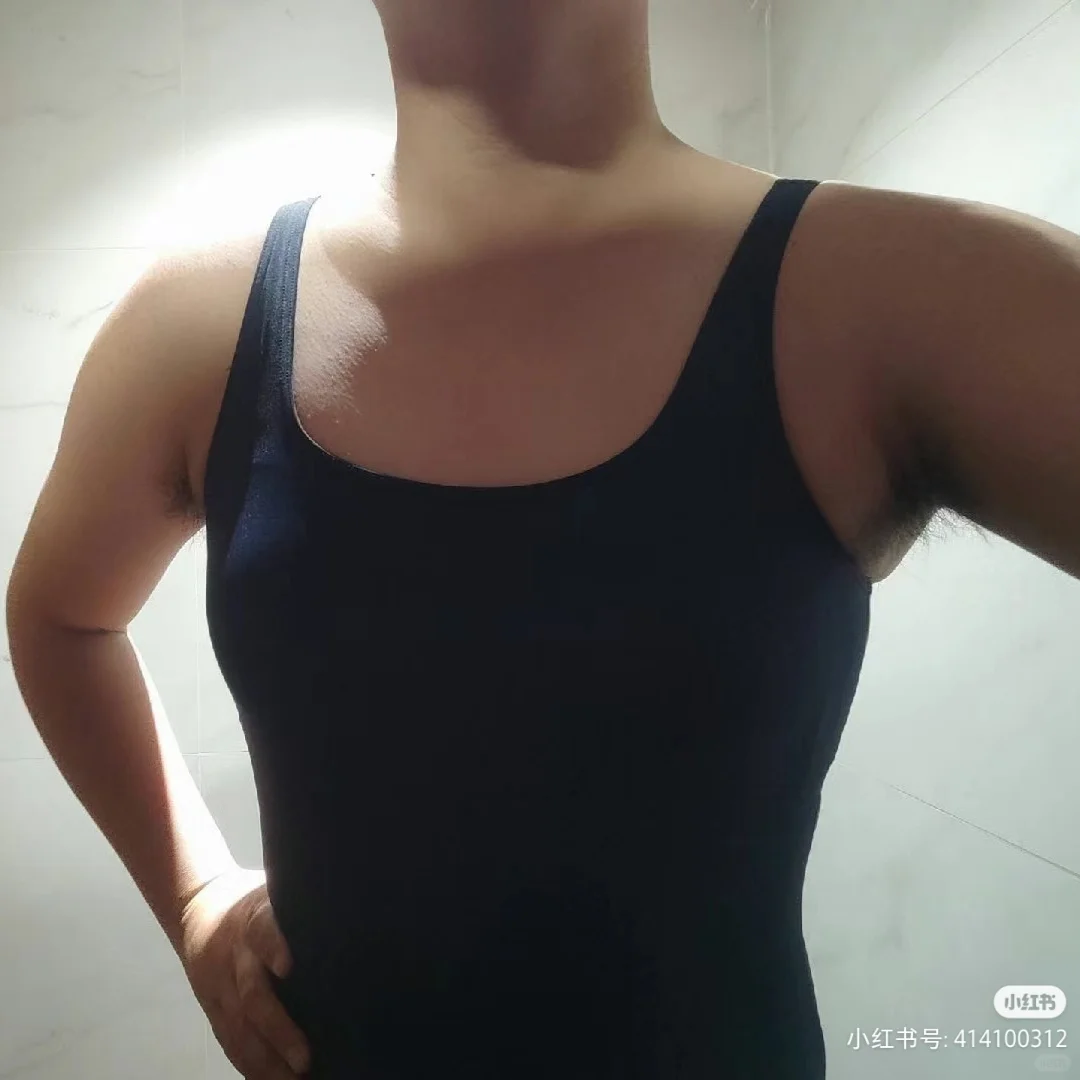 迪卡侬这款泳衣穿出死库水的感觉