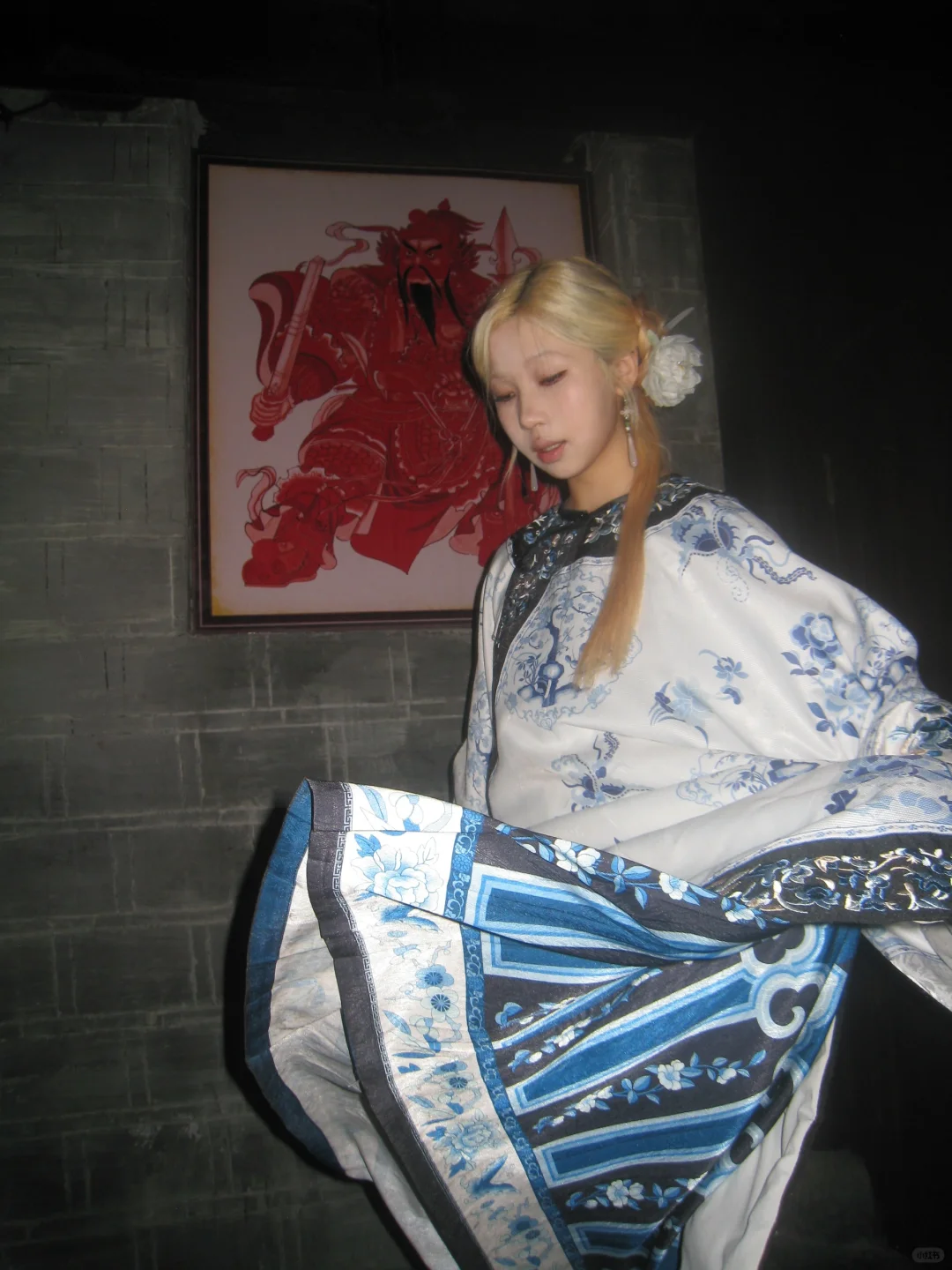 浅发美女在凤凰拍了写真不要发朋友圈！