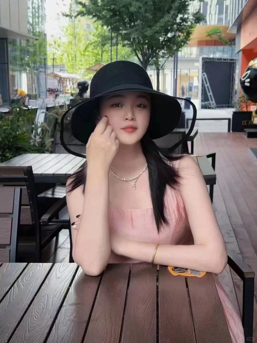 怎么办，这套连衣裙真的爱