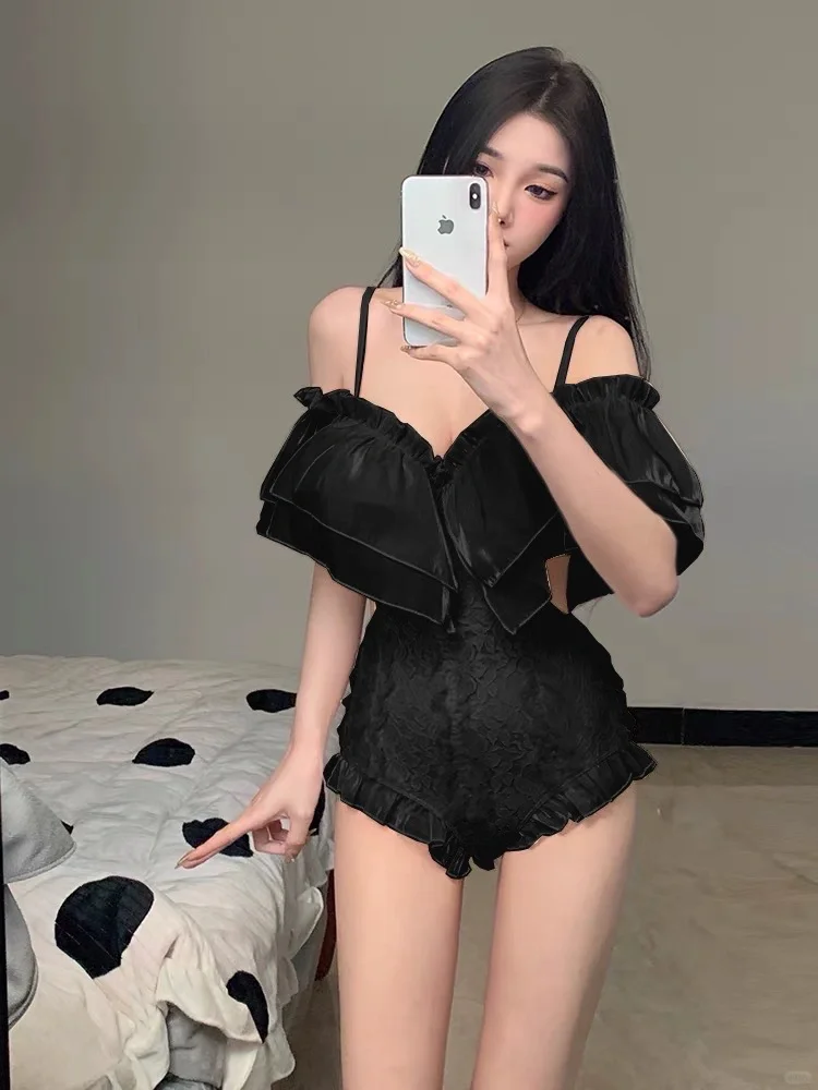 泳衣👙时间到，甜妹这里集合啦