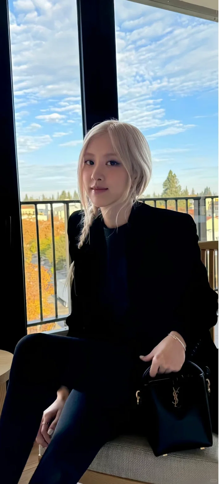 是自由迷人💙金发美女rose