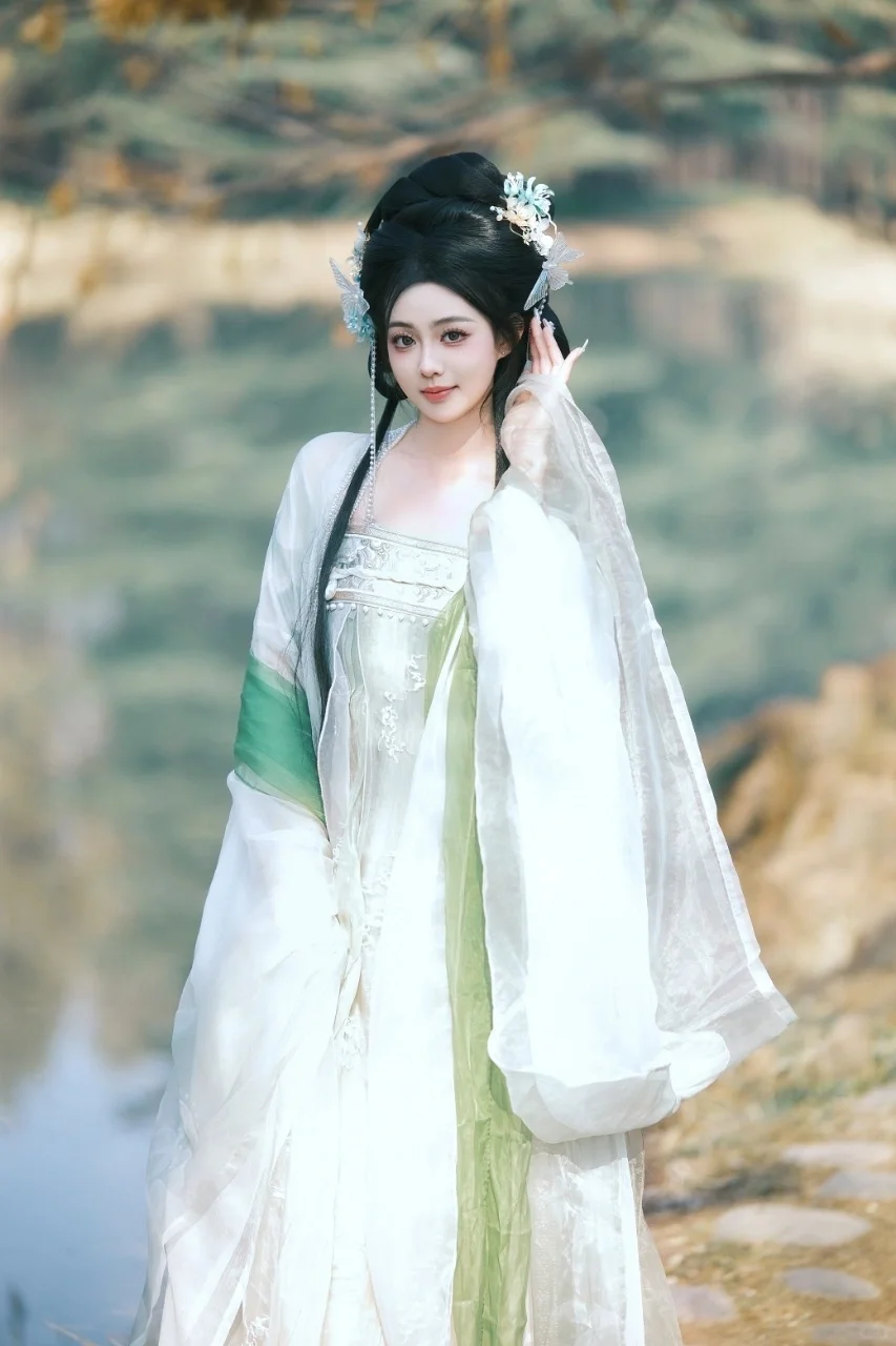 美哭了！轻氧感汉服写真～每一秒都很美