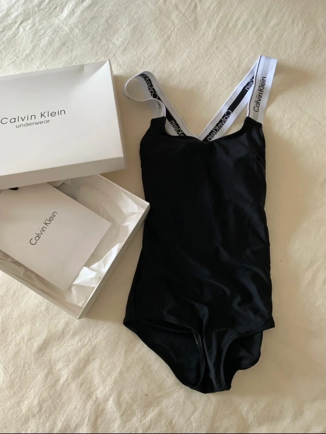 ck泳衣👙好喜欢已经开始狠狠的期待夏天了