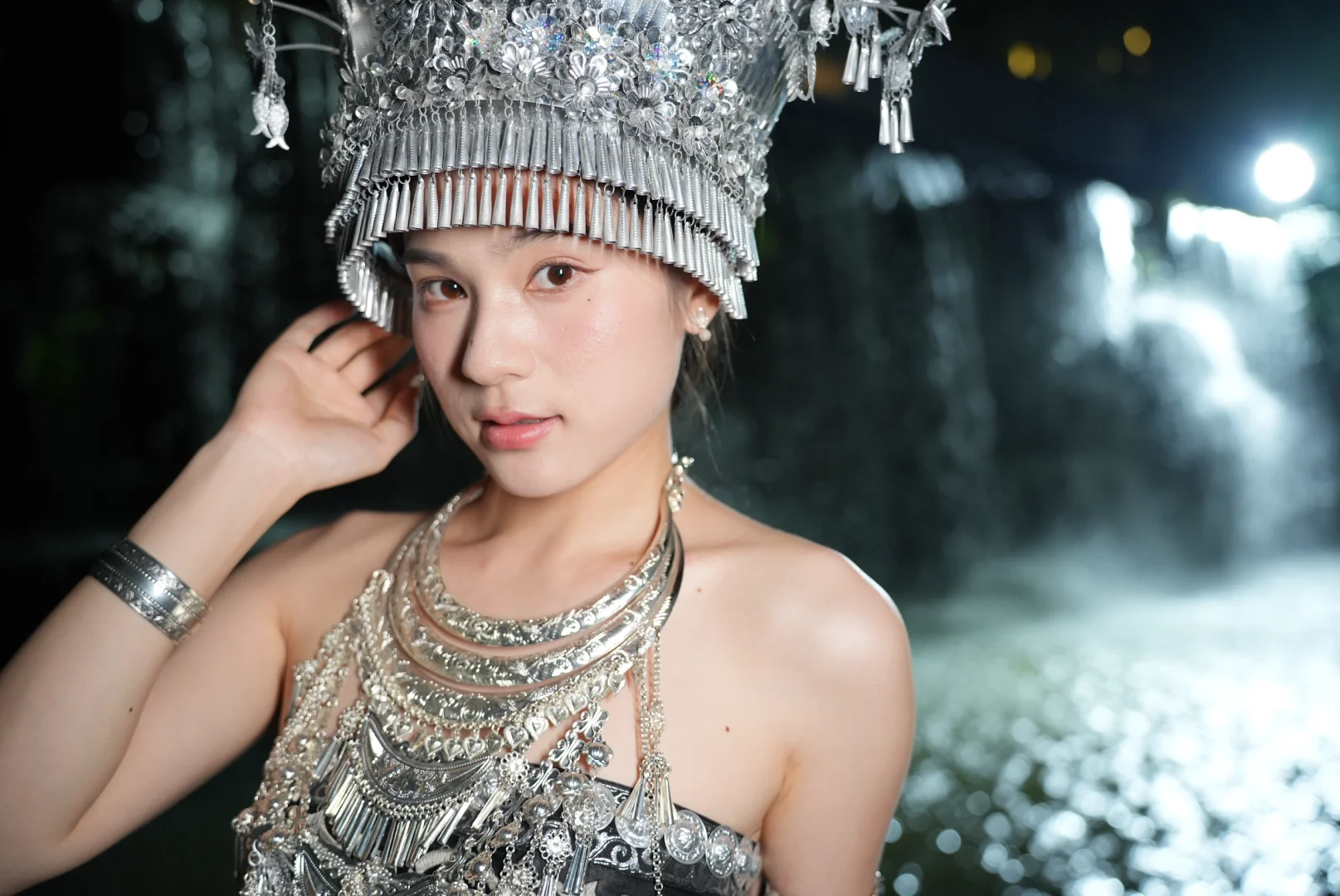 少数民族服装体验卡