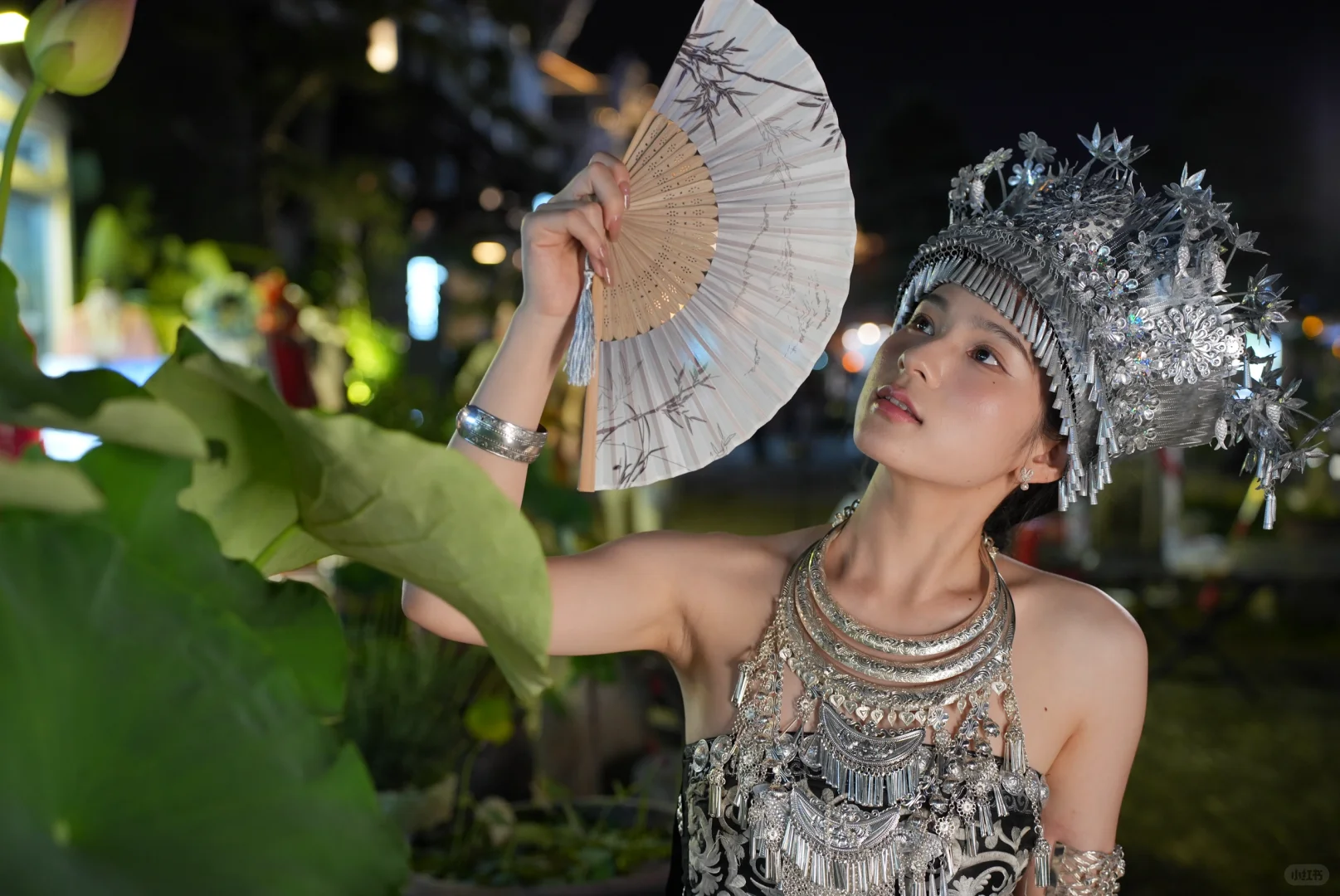 少数民族服装体验卡