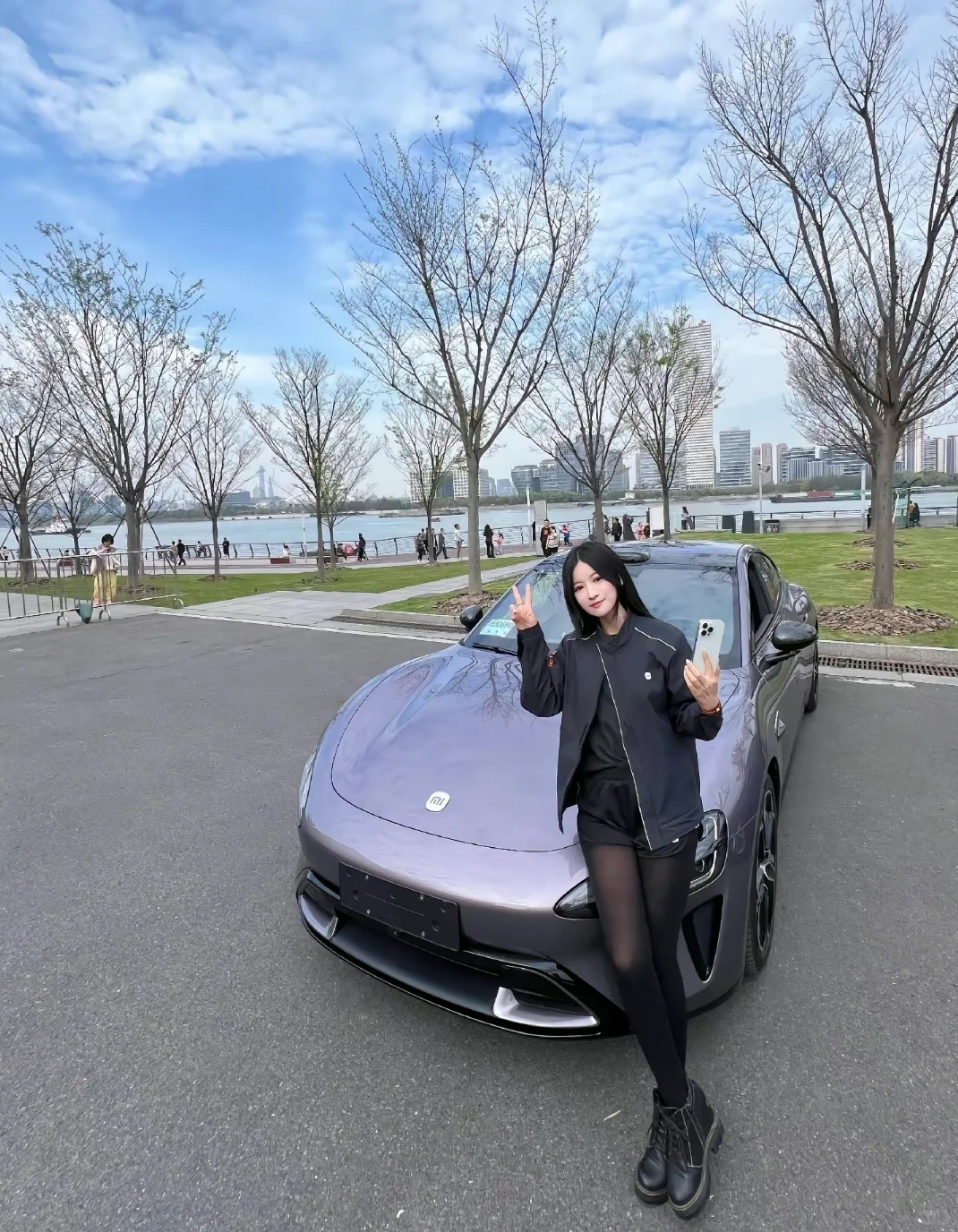 喜提小米 SU7 的美女合集