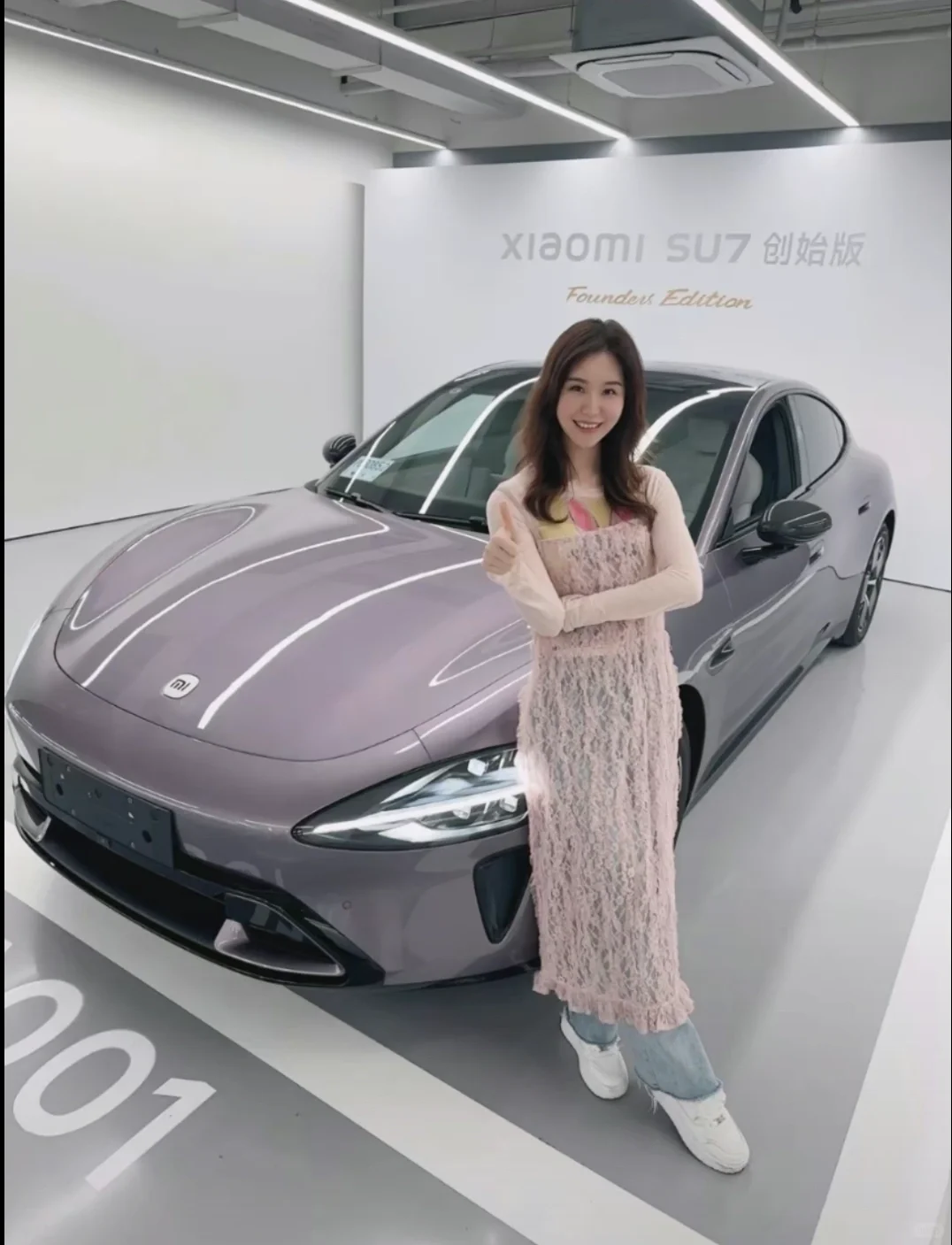 喜提小米 SU7 的美女合集