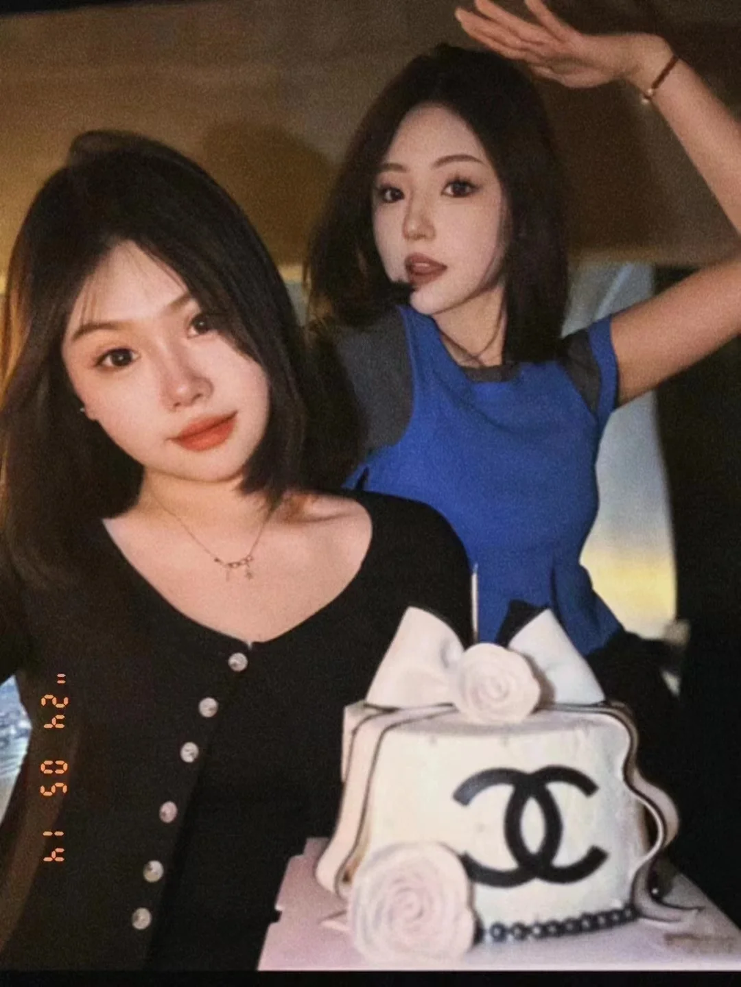 美女和蛋糕更搭哦