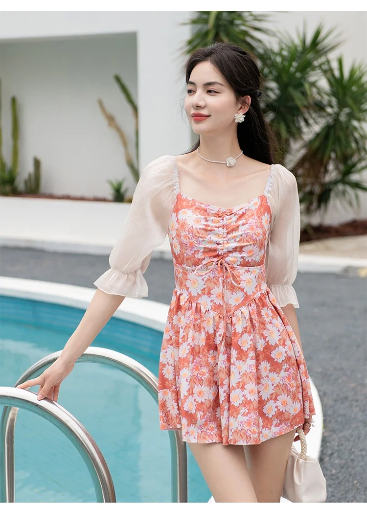 💦想穿上妈妈的👙，穿越到复古年代