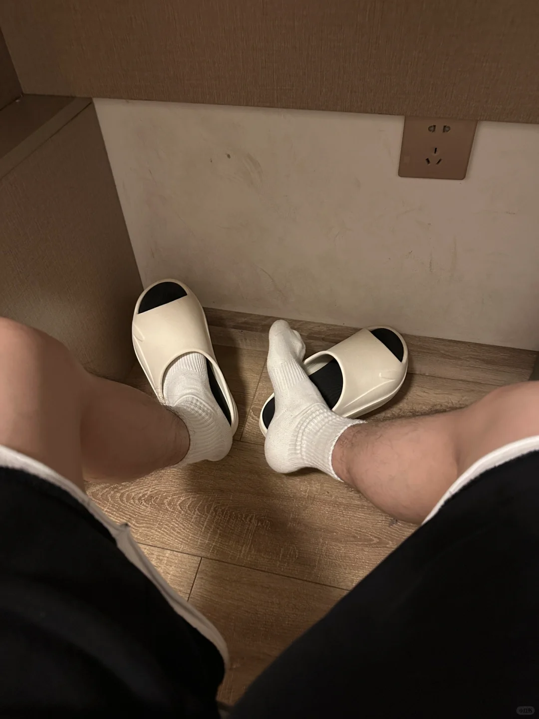 很简单…