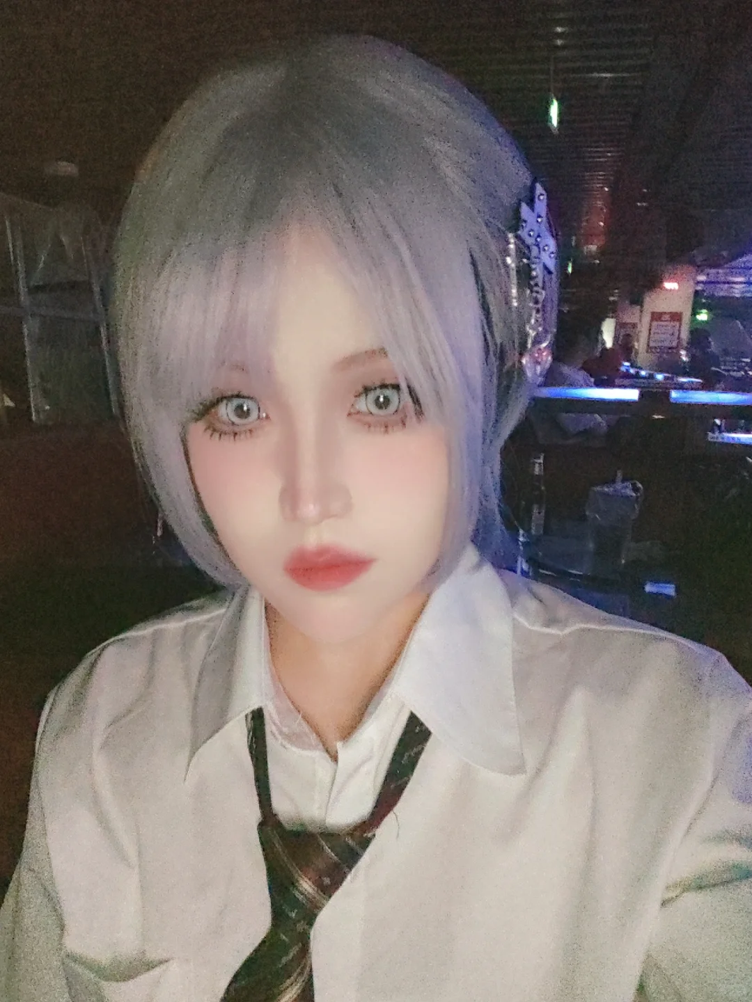 看起来偷感很重的牛郎