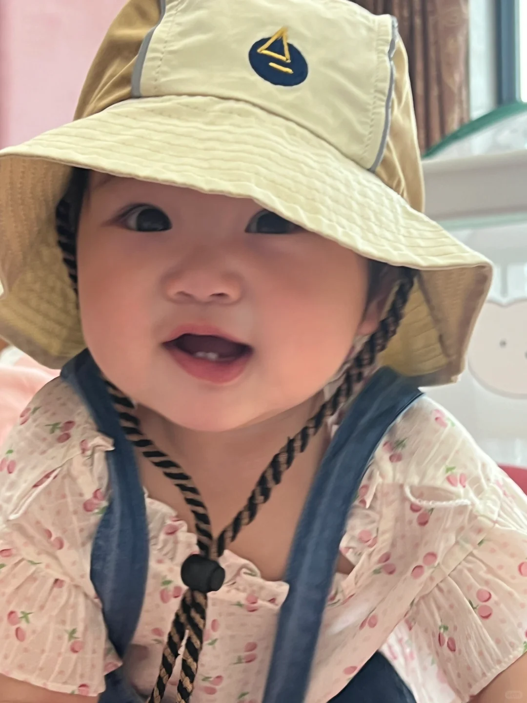 这套新衣服不错，下次可以穿着去露营