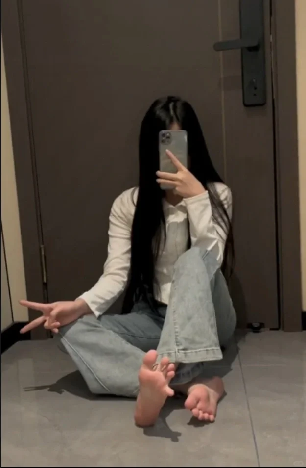 纯情女大