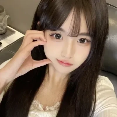纯欲性感甜妹风女生头像