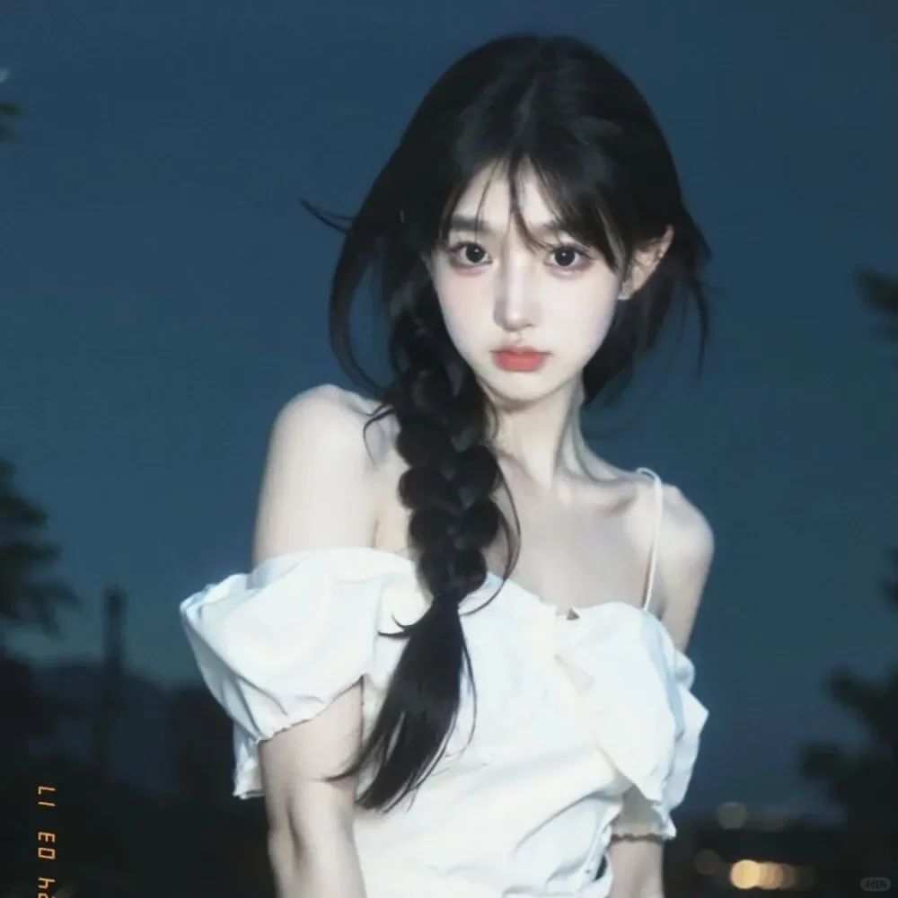 纯欲性感甜妹风女生头像