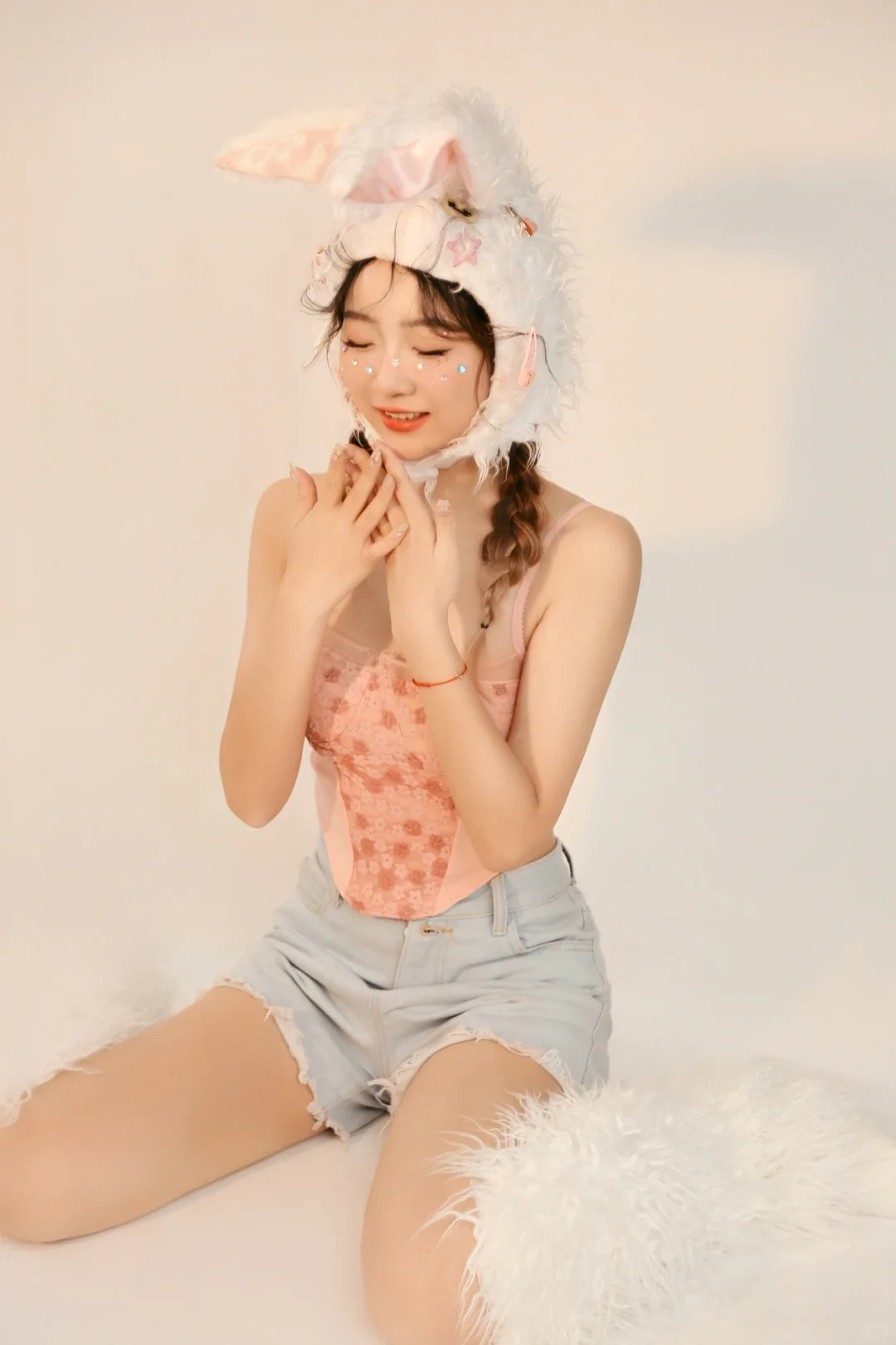 可爱是装的，姐是变态
