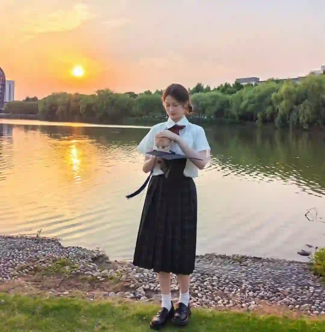 毕业咯毕业咯🎓