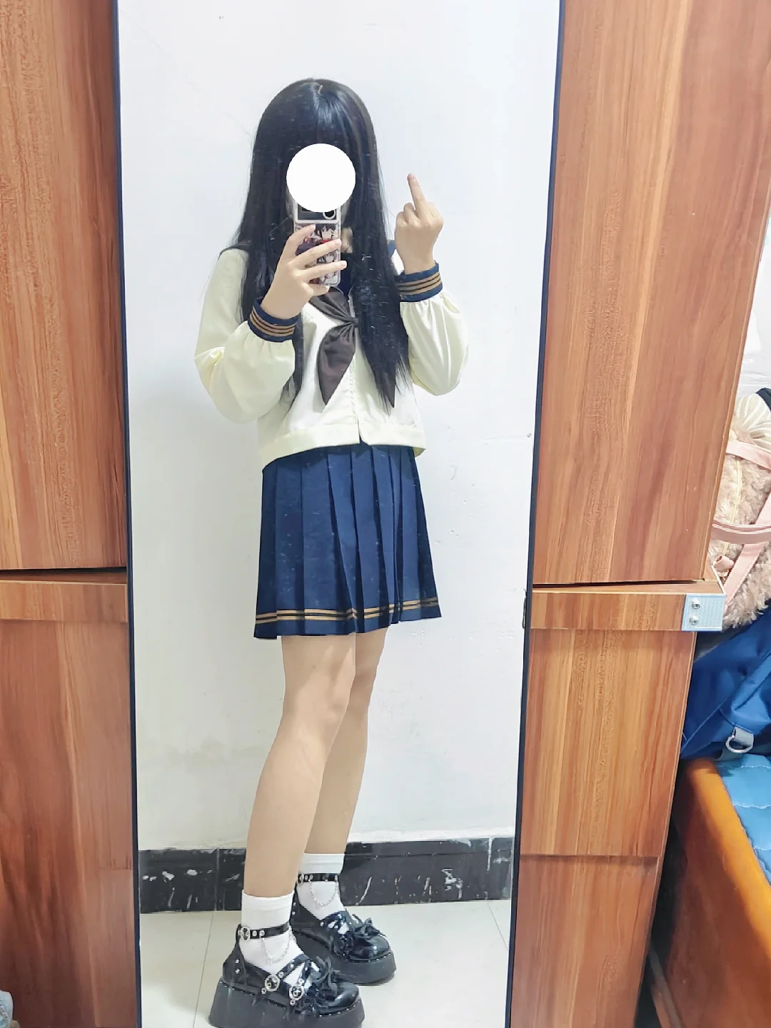 男孩子穿上🉑爱的小裙裙