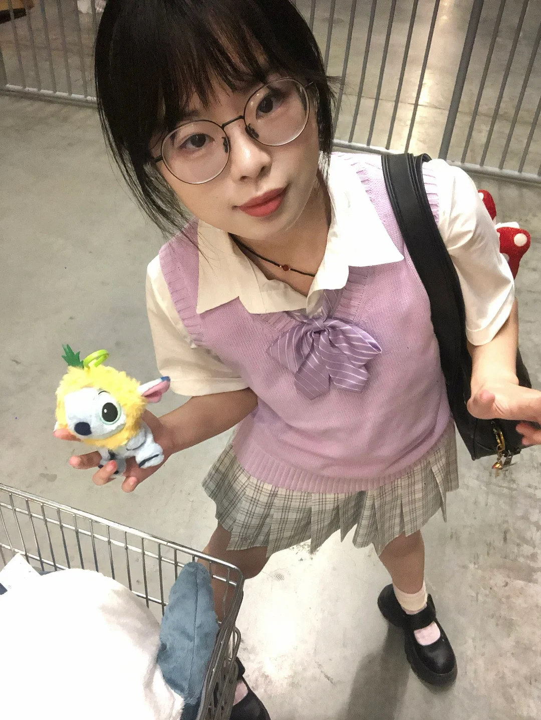 没想到穿了jk制服之后朋友开始对我阿谀奉承