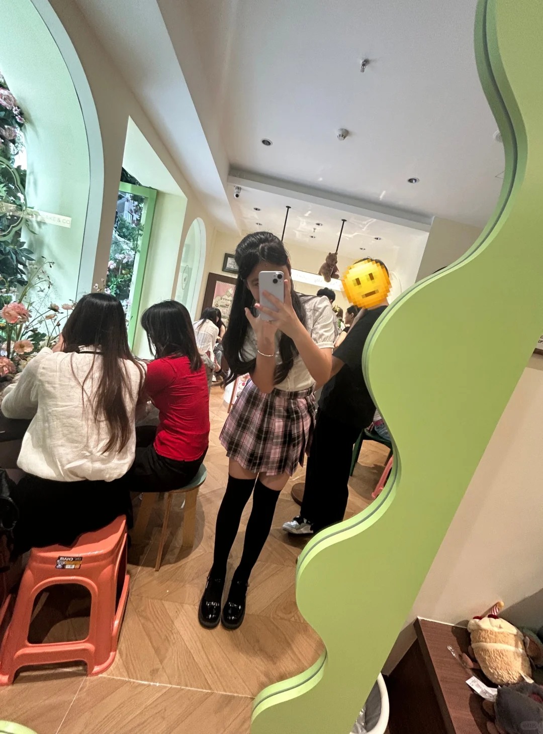 第一次穿好像小学生