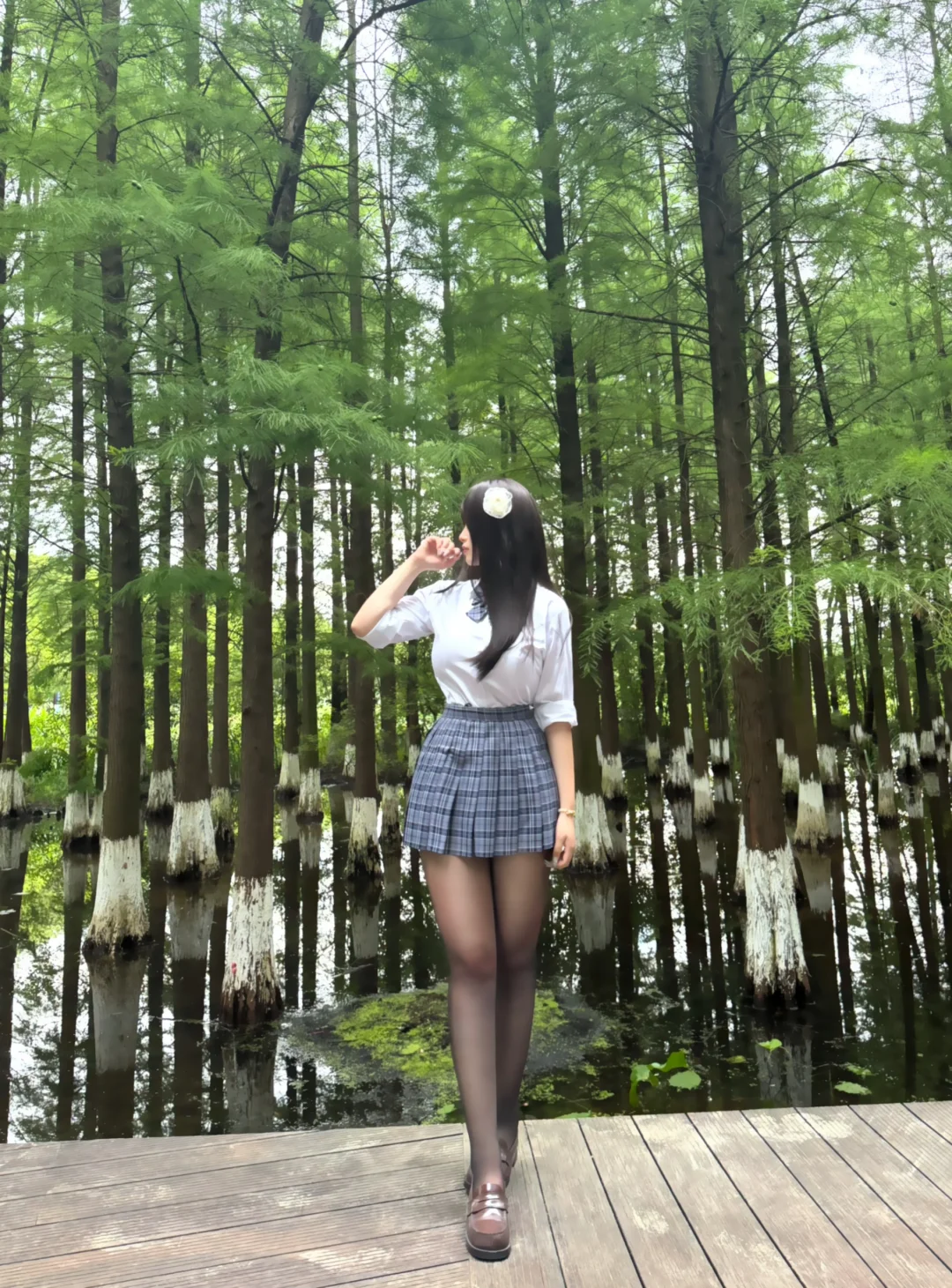 冷棕色黑长直给的氛围感☁️🌿JK穿搭