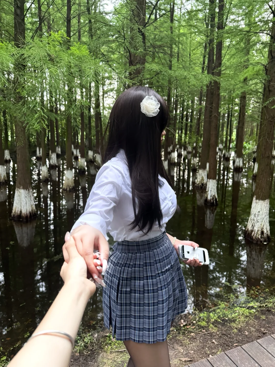 冷棕色黑长直给的氛围感☁️🌿JK穿搭