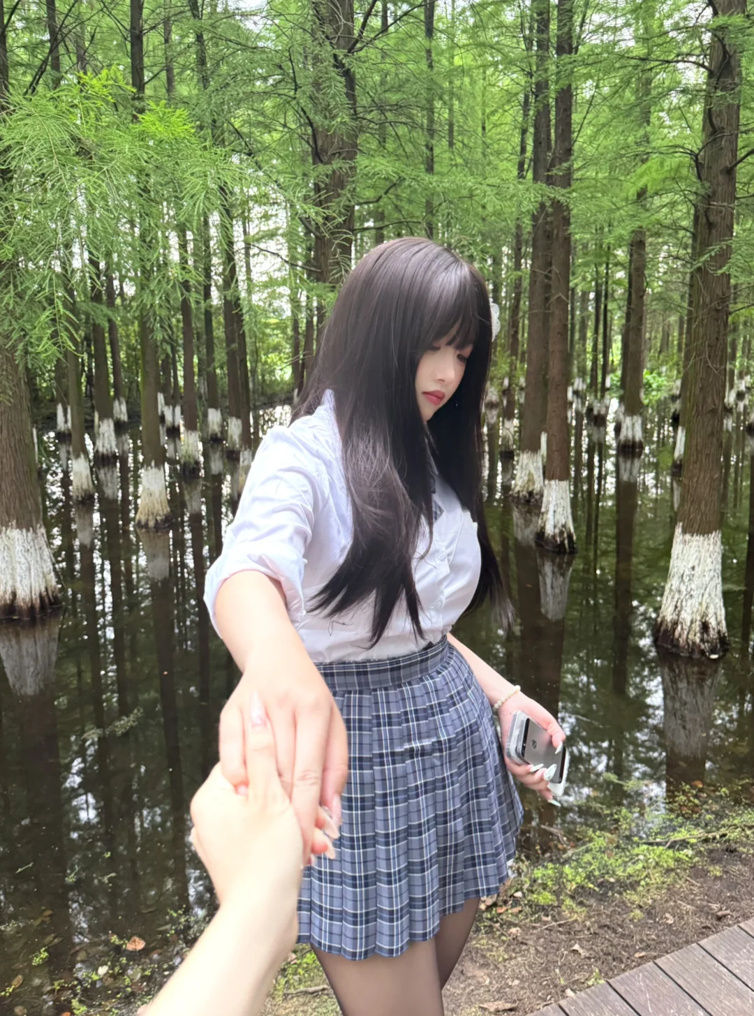 冷棕色黑长直给的氛围感☁️🌿JK穿搭