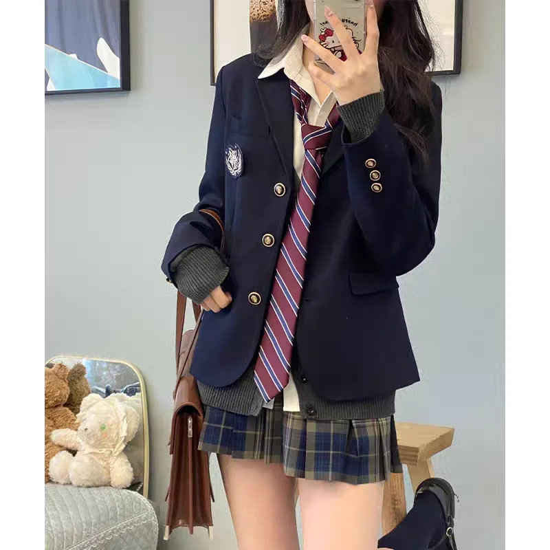 墨秋一下子五件新品西服每个都想要