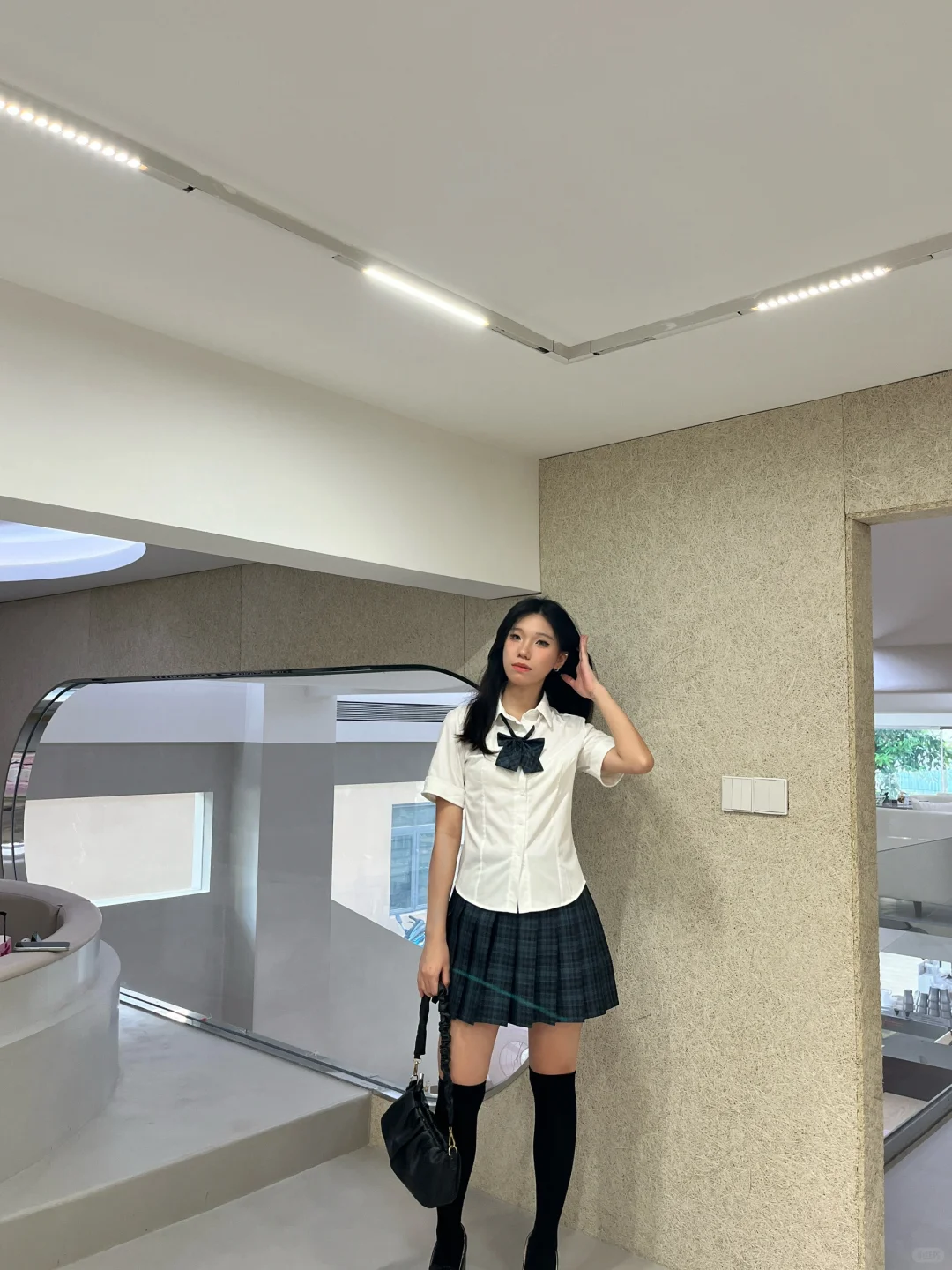 屌丝女也是穿上jk了