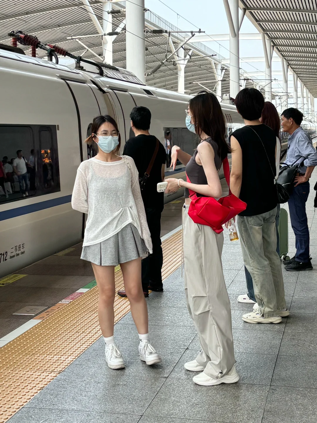 我c！我c！高铁站看到的！！！