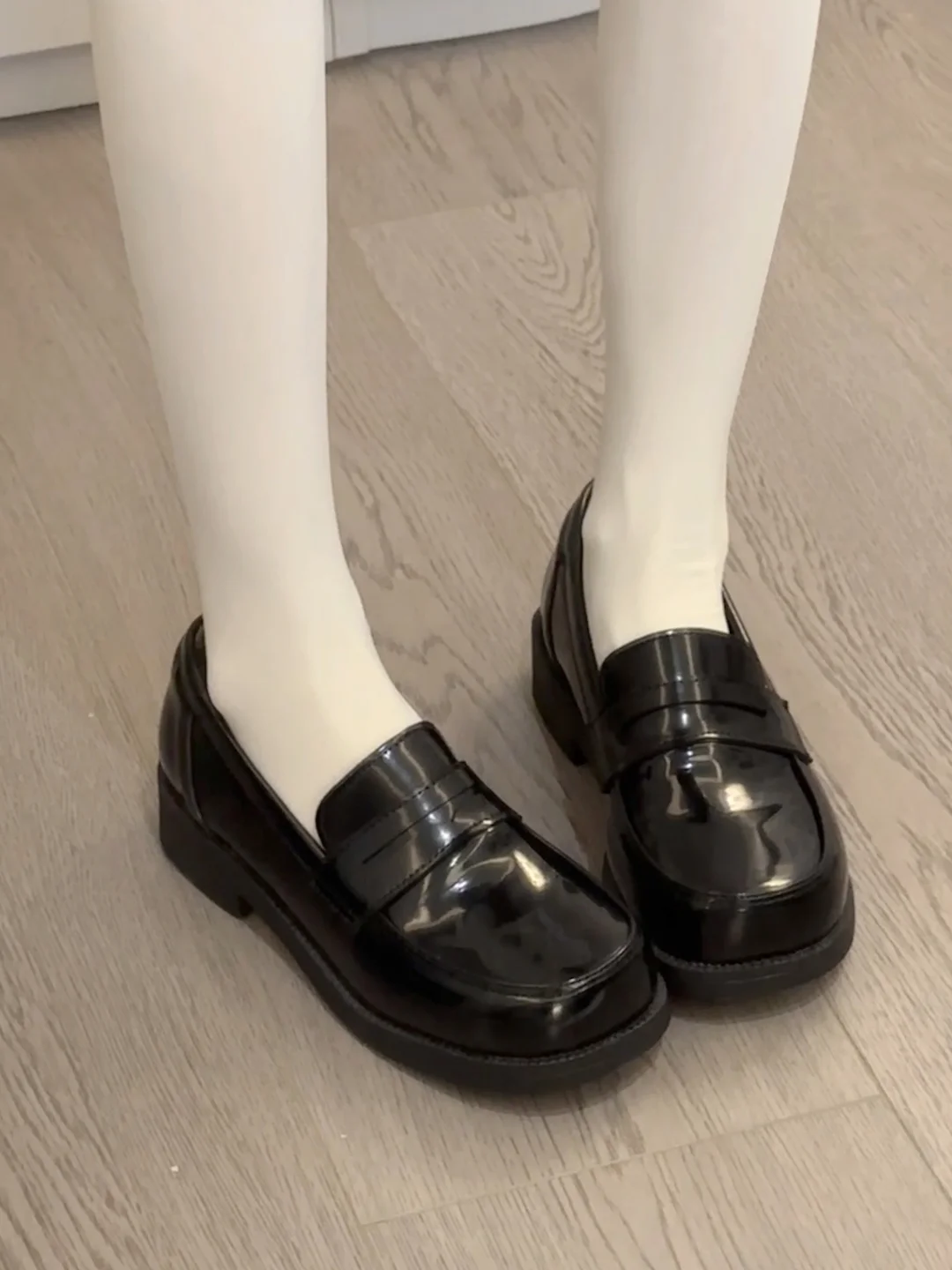是两位数的制服鞋～