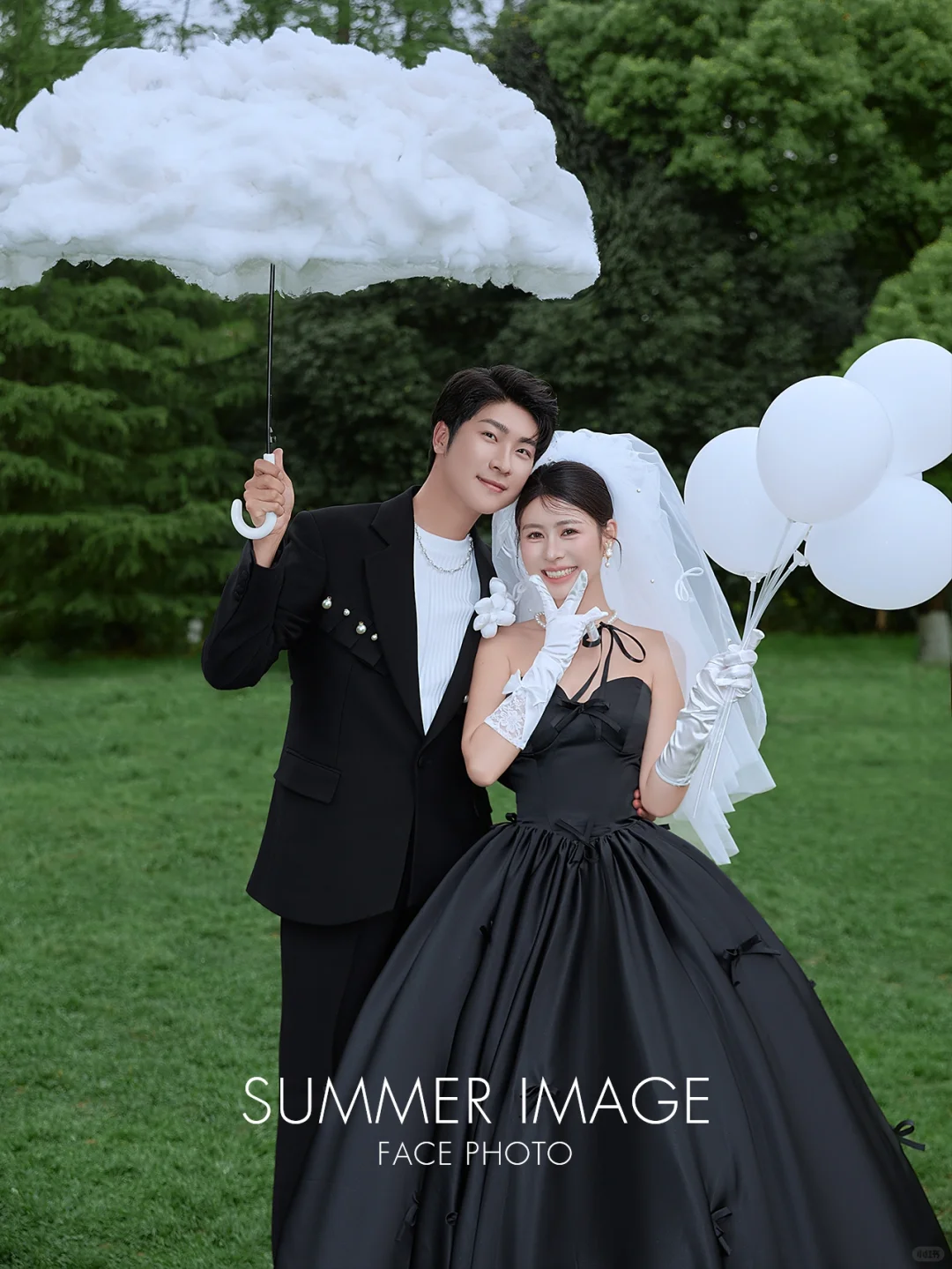 谁说甜妹不能拍黑纱草坪婚纱照⁉️