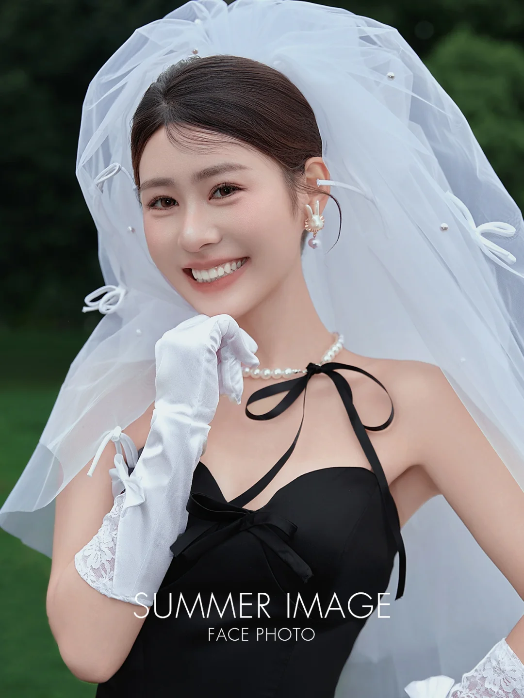 谁说甜妹不能拍黑纱草坪婚纱照⁉️