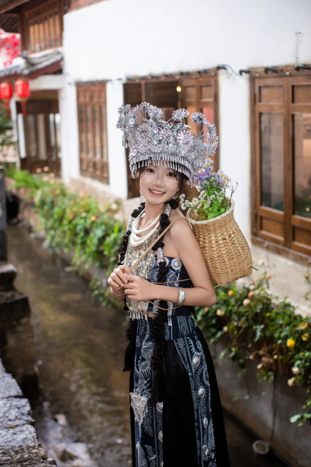 二百大洋拍的民族服饰太🉑了