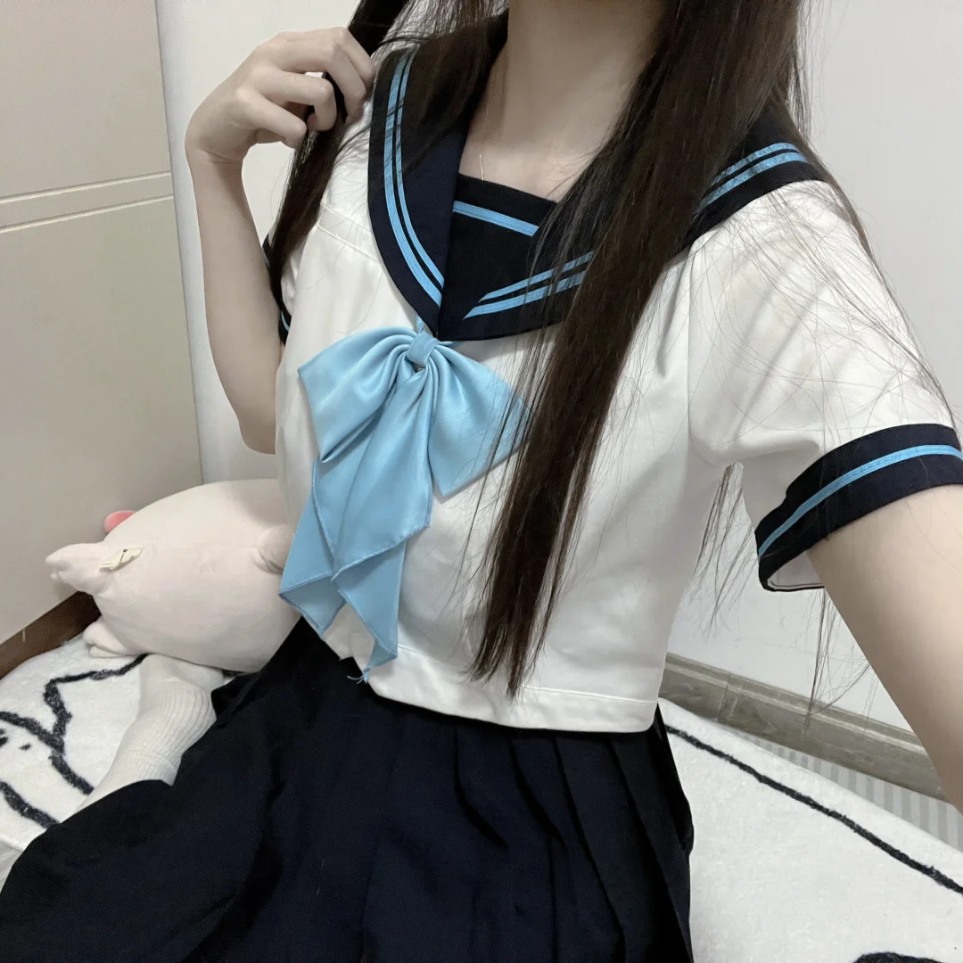 蓝色水手服真的好好看.