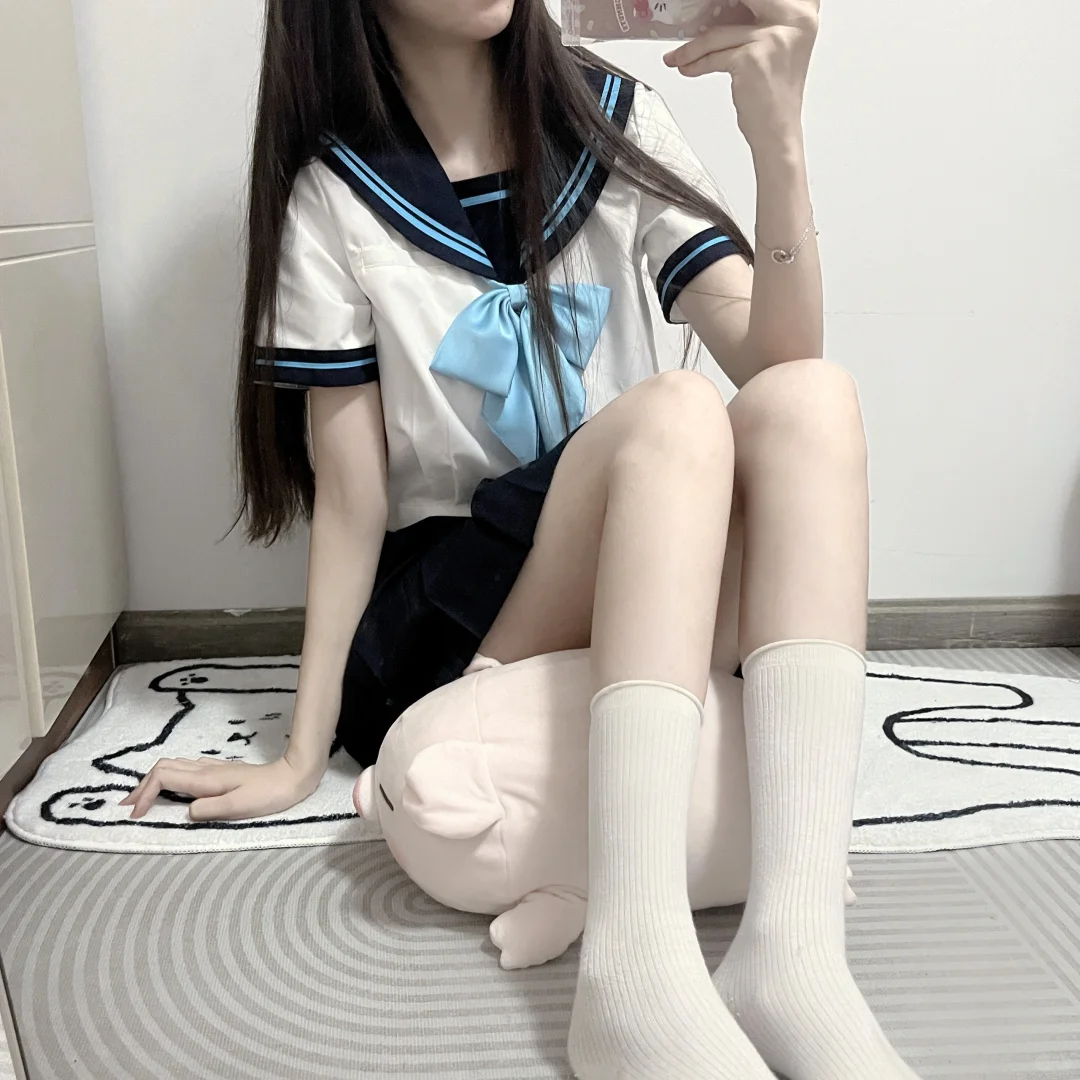 蓝色水手服真的好好看.