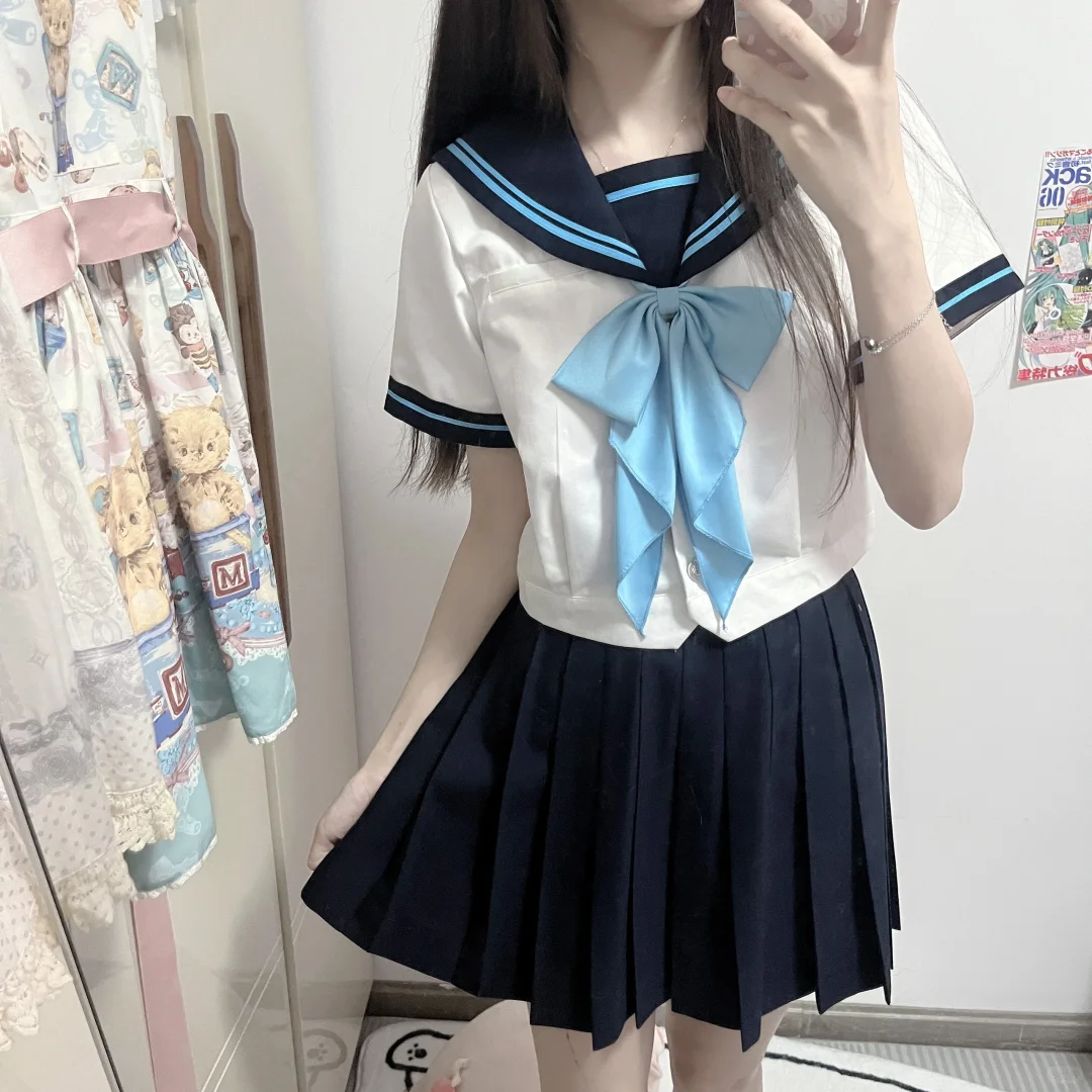 蓝色水手服真的好好看.