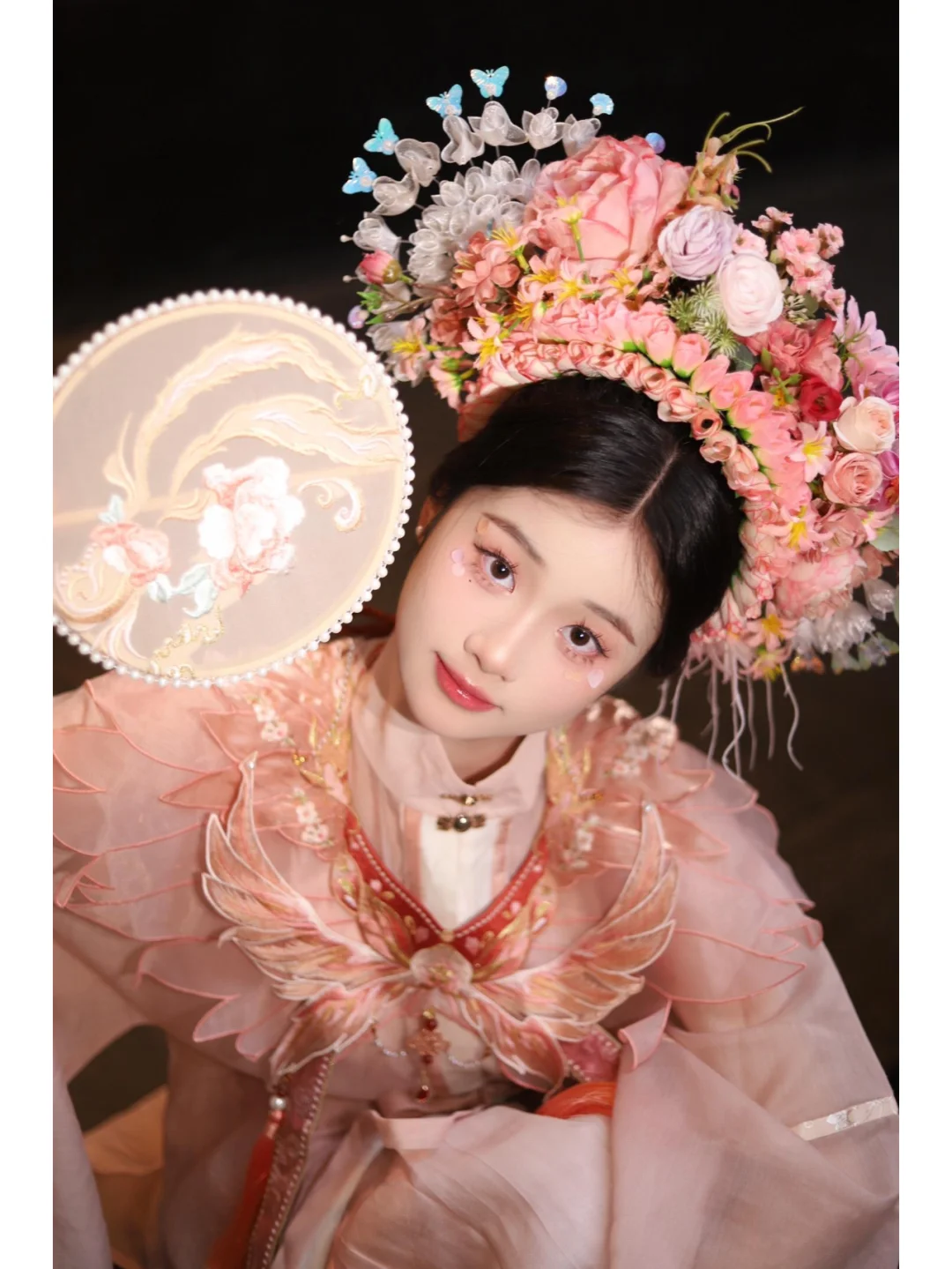 来湛江簪了个花，这也太……