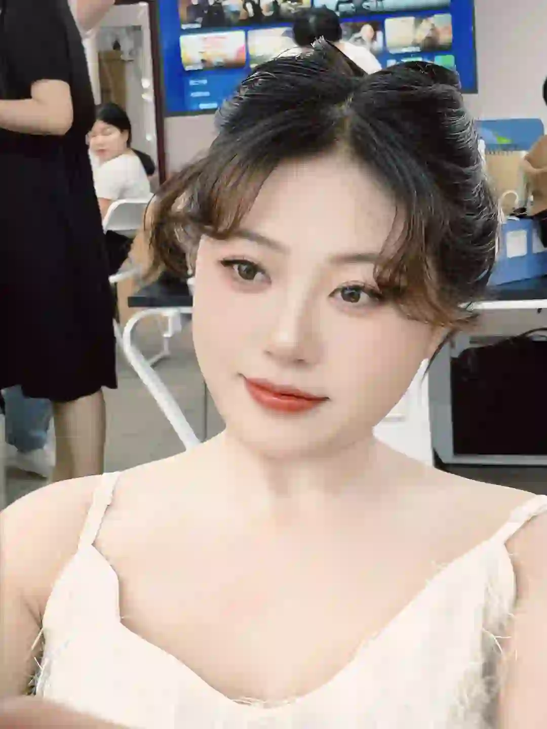 可爱甜妹新娘~