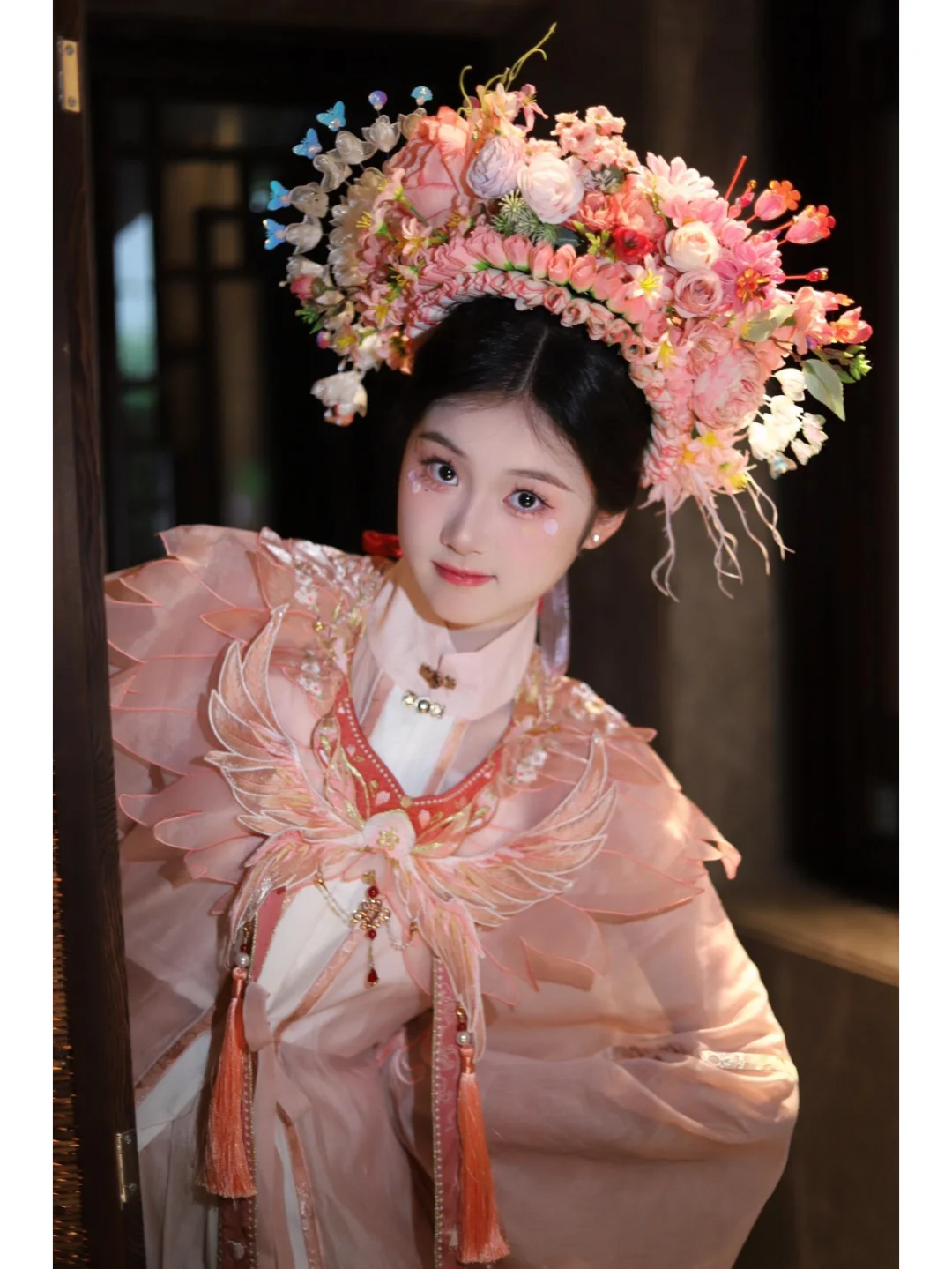来湛江簪了个花，这也太……