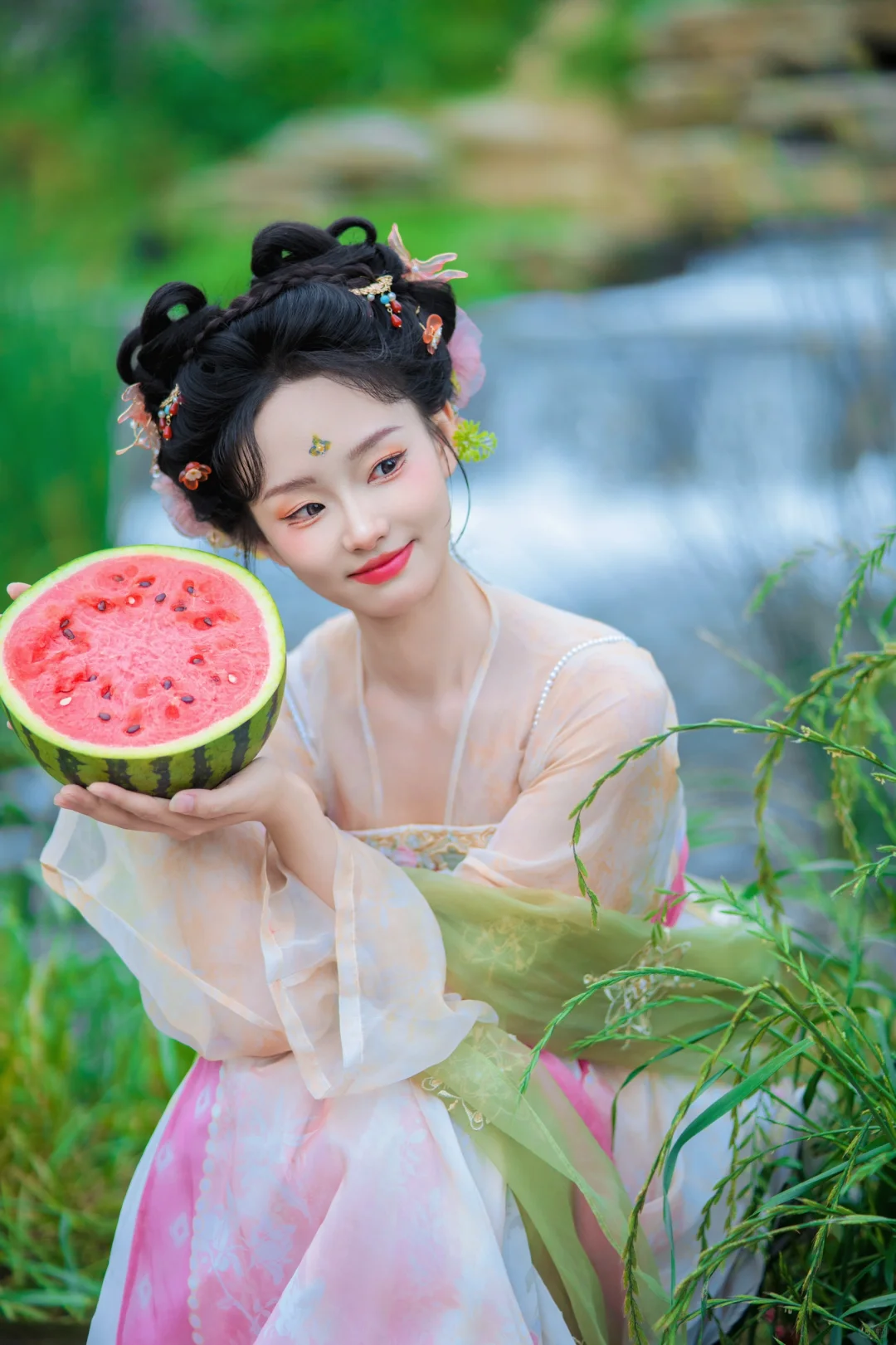 夏天甜妹就要配西瓜🍉