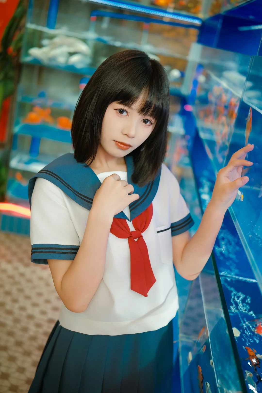 金鱼缸 × 短发JK