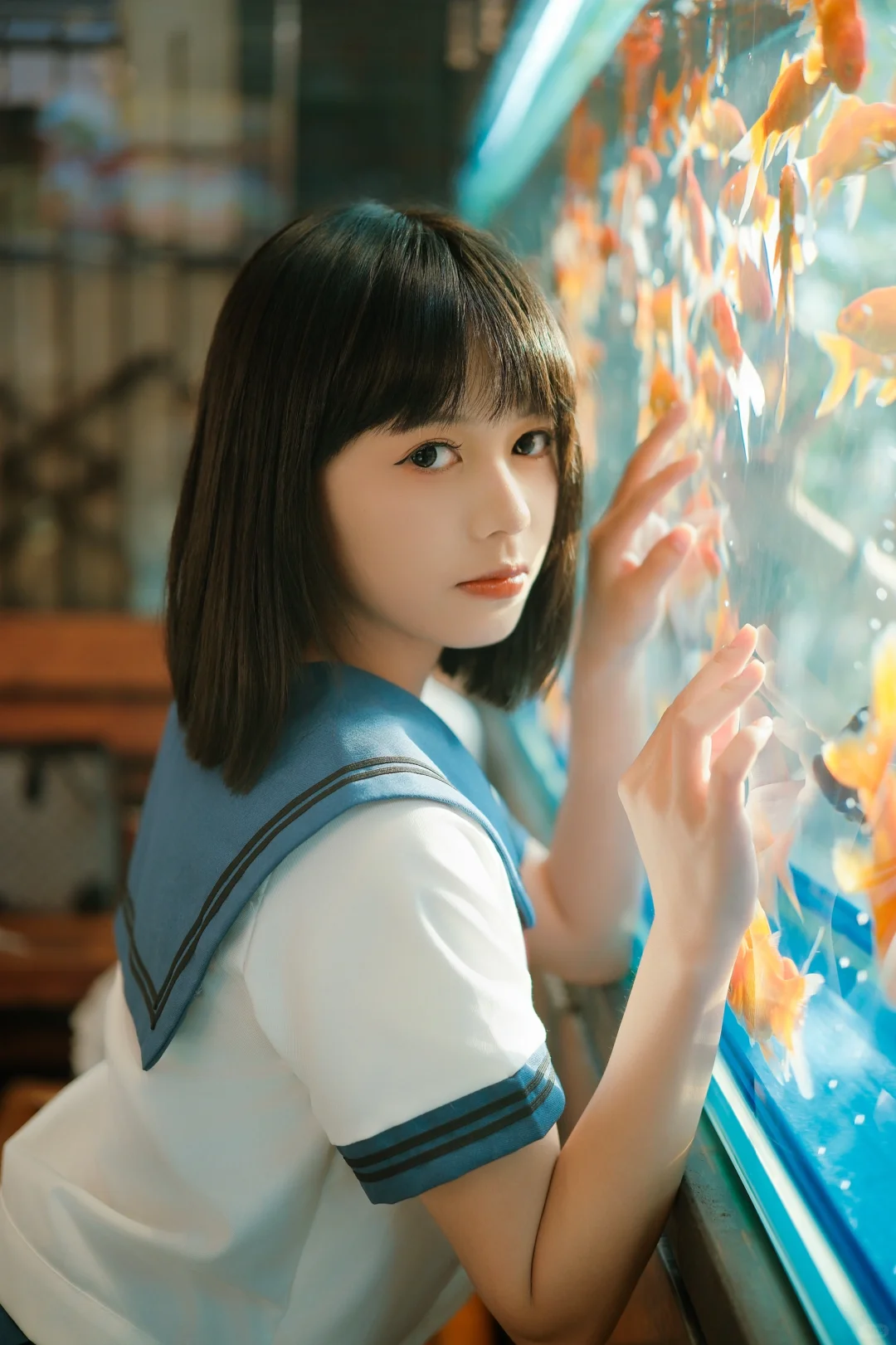 金鱼缸 × 短发JK