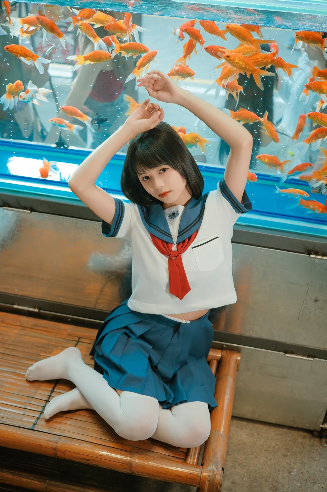 金鱼缸 × 短发JK