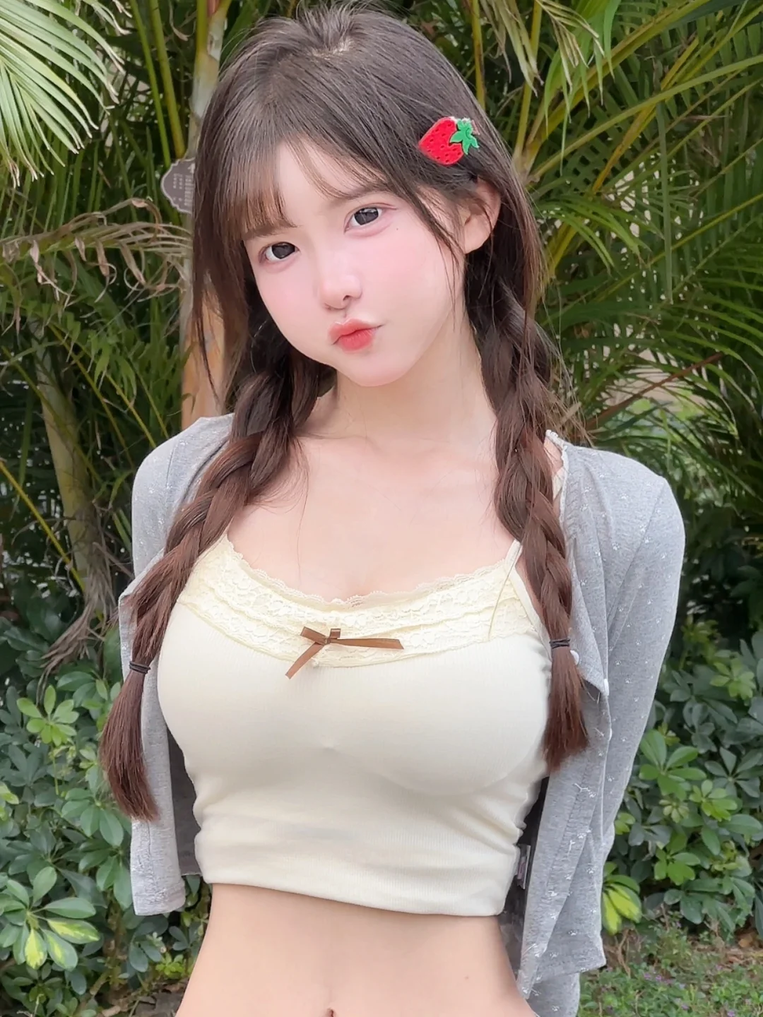 喜欢美女是吧 那我只好本色出演了
