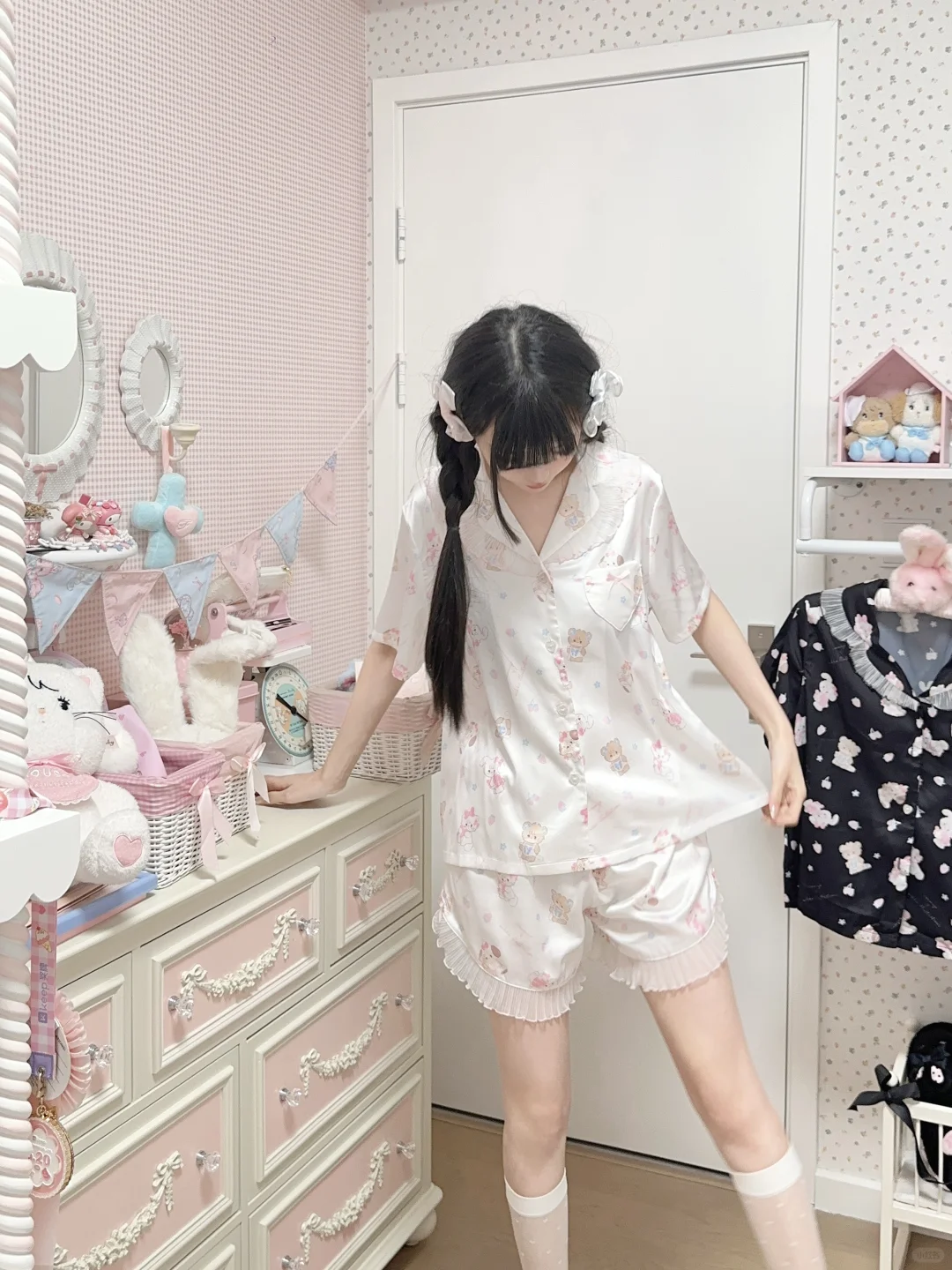 𝗣𝗶𝗻𝗸 𝘄𝗵𝗶𝘁𝗲 · 少女的心事 ♡‧₊˚ ⋆⁺