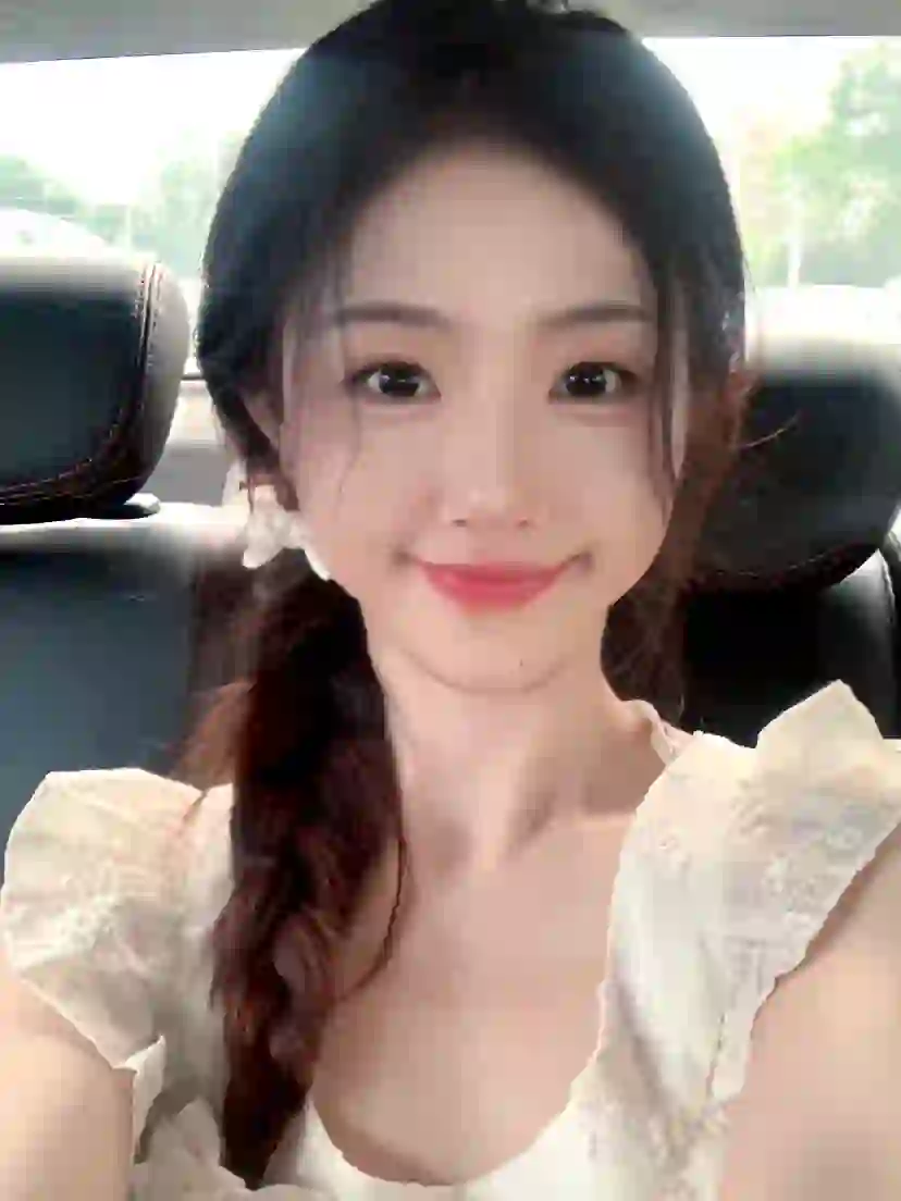 侧麻花辫真的很有温柔邻家妹妹的感觉！